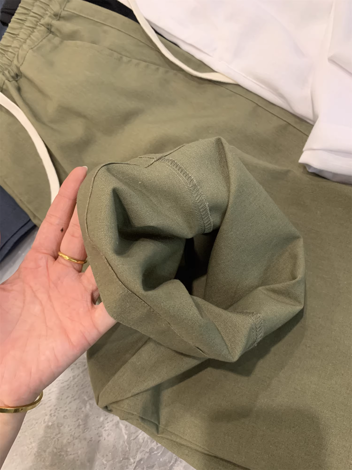 Quần âu nam chất liệu thoáng khí Don Quixote! Kết hợp cotton và vải lanh! Quần ống đứng lưng thun co giãn, thoáng khí và thấm hút mồ hôi.