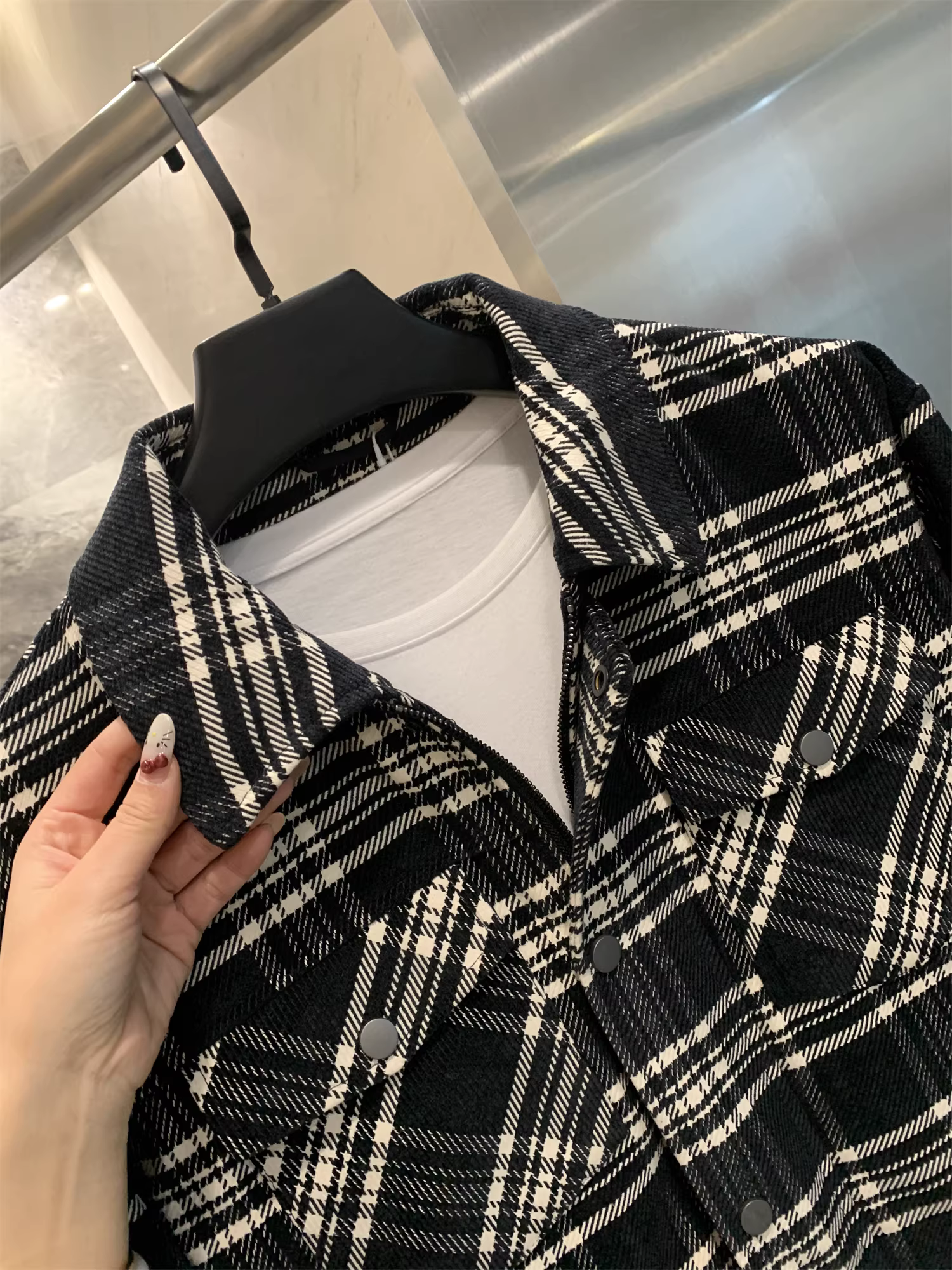 Don Quixote, Haijia! Áo khoác ngắn kiểu dáng công sở nam, họa tiết đẹp mắt, thích hợp cho mùa xuân, thu và đông, rất hợp thời trang.