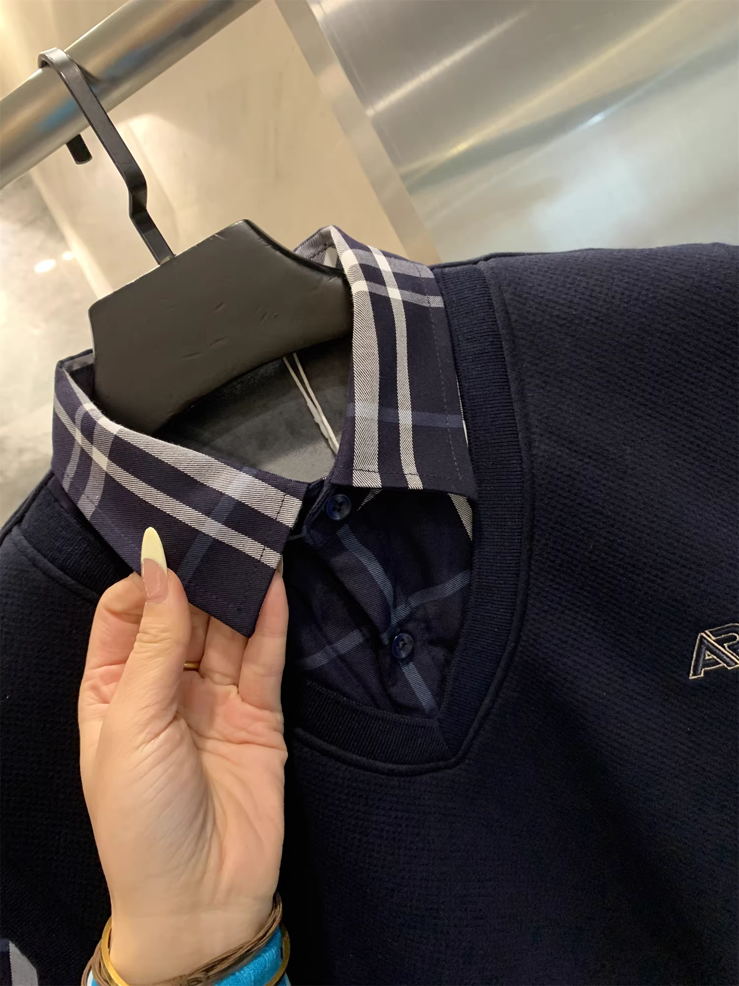 Ưu điểm của thương hiệu Don Quixote H! Lót lông cừu để giữ ấm! Áo len dệt kim giả hai mảnh có cổ kép kẻ sọc mùa thu đông.