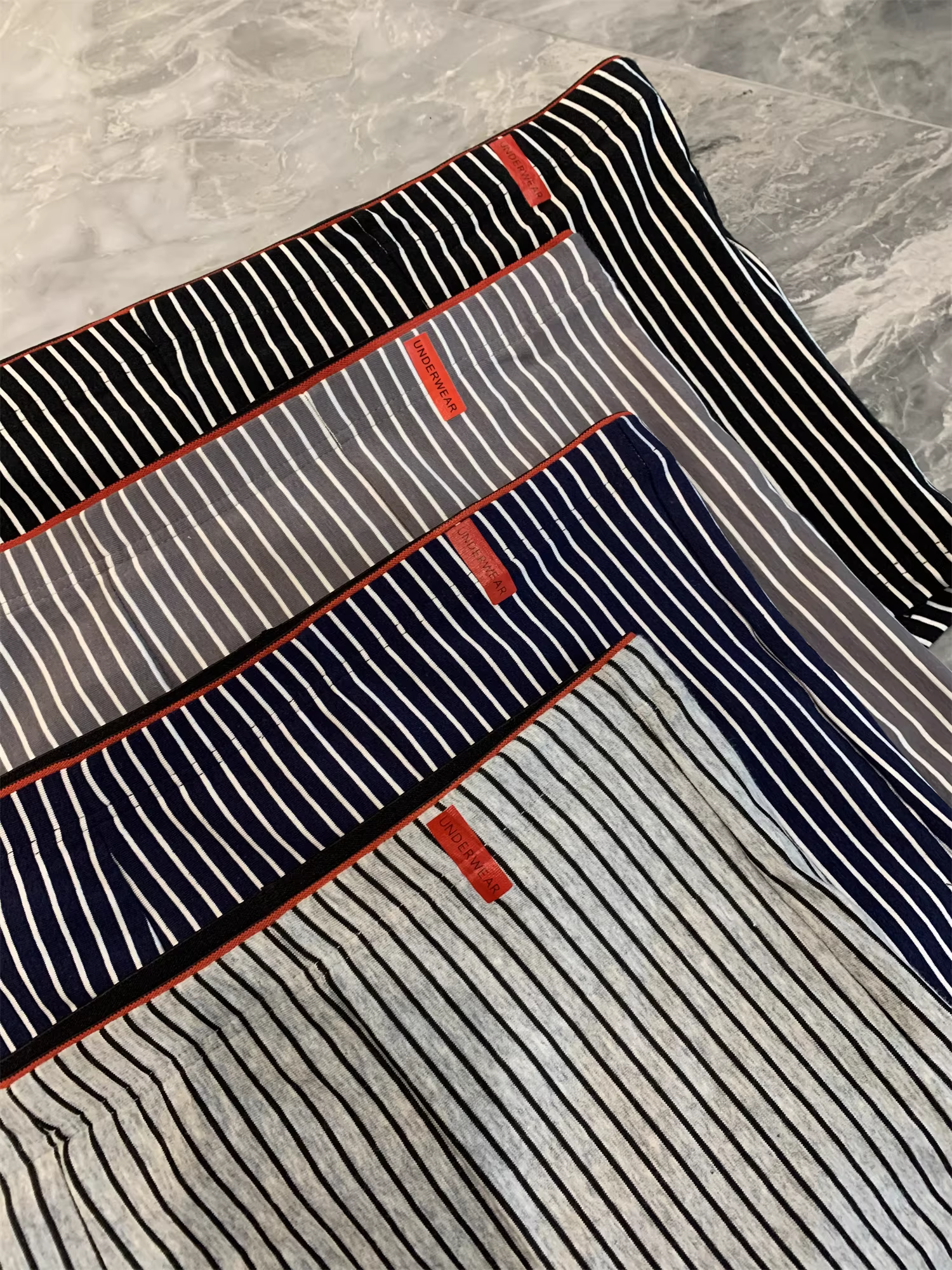 Don Quixote sọc mỏng + viền tương phản! Quần lót nam thông thường mềm mại, thân thiện với da, co giãn, phù hợp với mọi mùa.