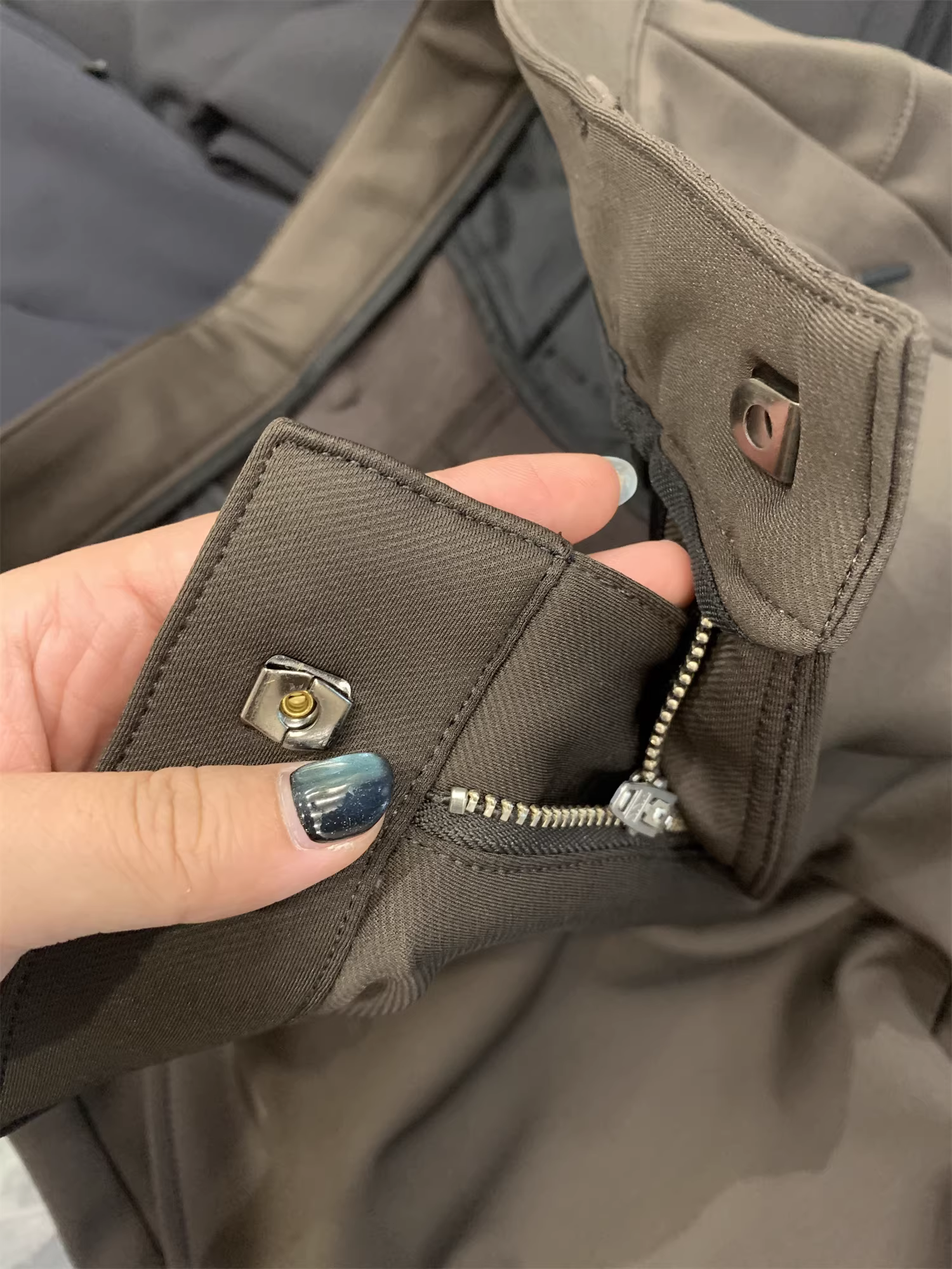 Công nghệ Graphene Don Quixote! Quần âu nam chất liệu nhẹ, thoải mái, ấm áp, co giãn, dáng thẳng, thích hợp cho mùa thu đông.