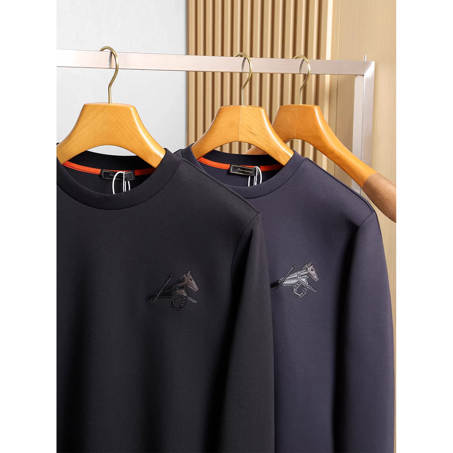 Don Quixote, hạng sang! Chất liệu cotton mềm mại cao cấp được xử lý bằng nước amoniac lỏng! Áo len nam màu trơn mùa thu, kiểu dáng thời thượng.