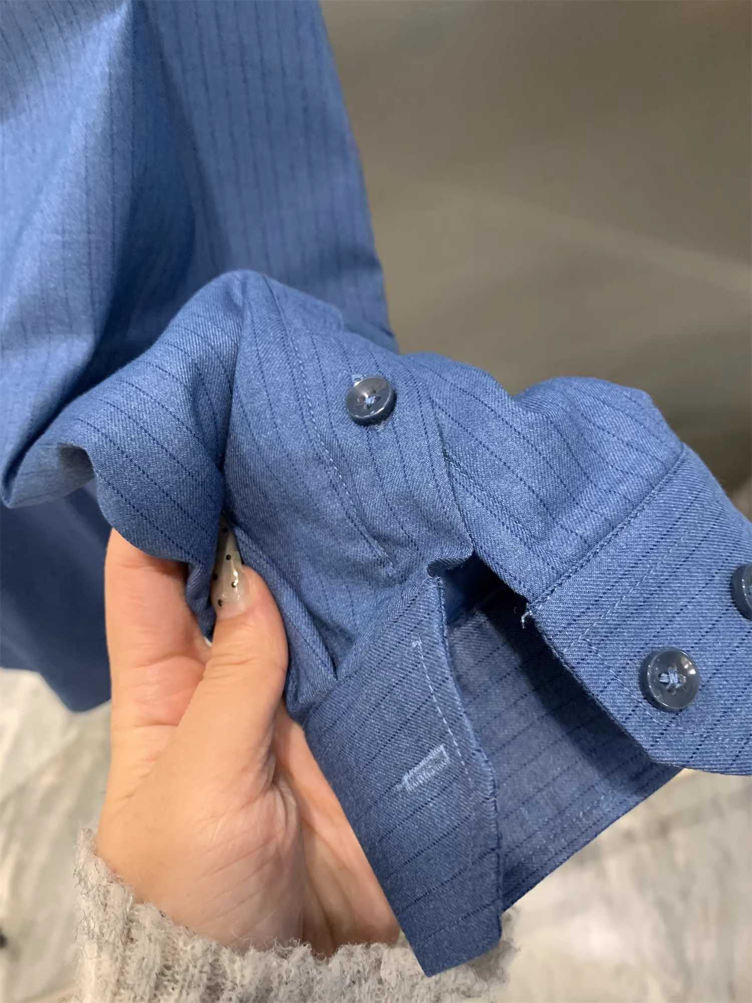 Ưu điểm của bộ sưu tập Don Quixote Mon! Họa tiết dọc tối màu! Áo sơ mi nam có cổ, lót lông cừu ấm áp mùa thu đông.