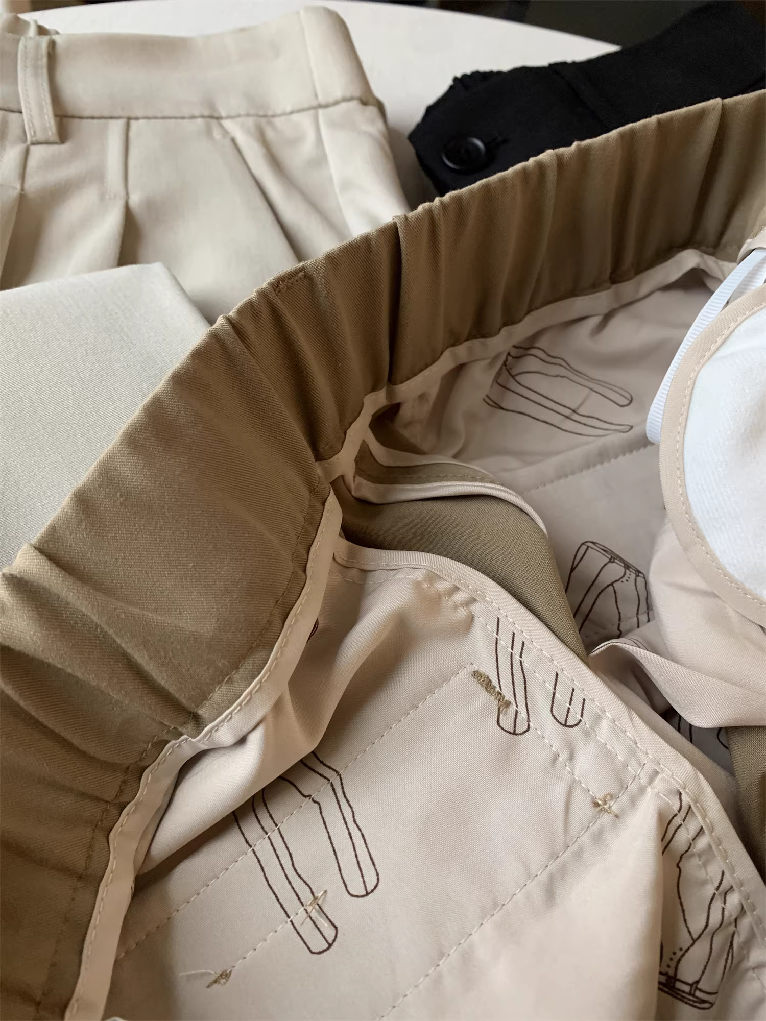 Phong cách nhà thiết kế Don Quixote! Thân thiện với làn da, chống nhăn, mềm mại! Quần âu nam đa năng, kiểu dáng thanh lịch, quần kaki nam.