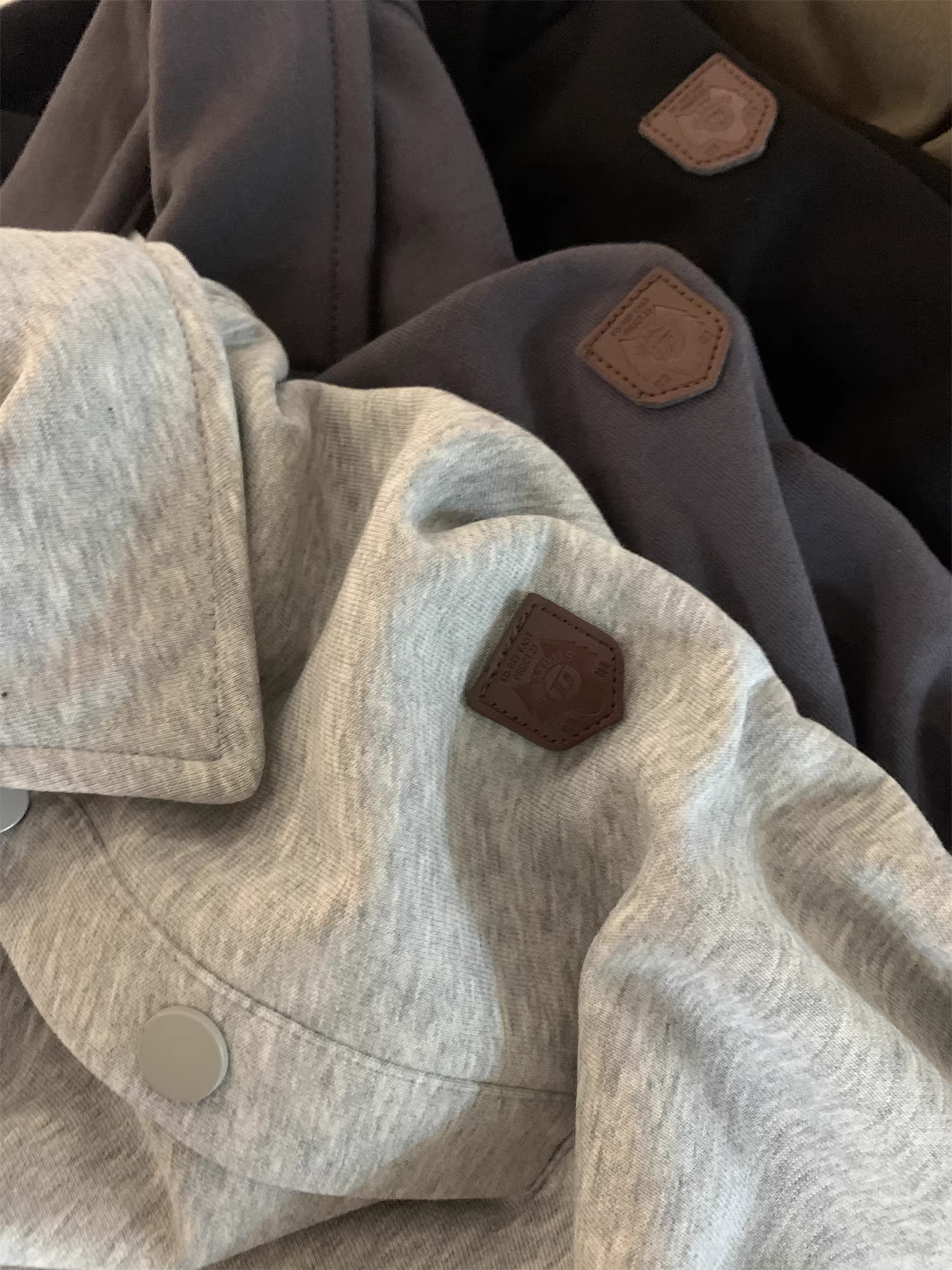 Áo thun nam dáng rộng cổ trụ, chất liệu cotton dày dặn đã qua xử lý + vải bông xù kiểu vảy cá!