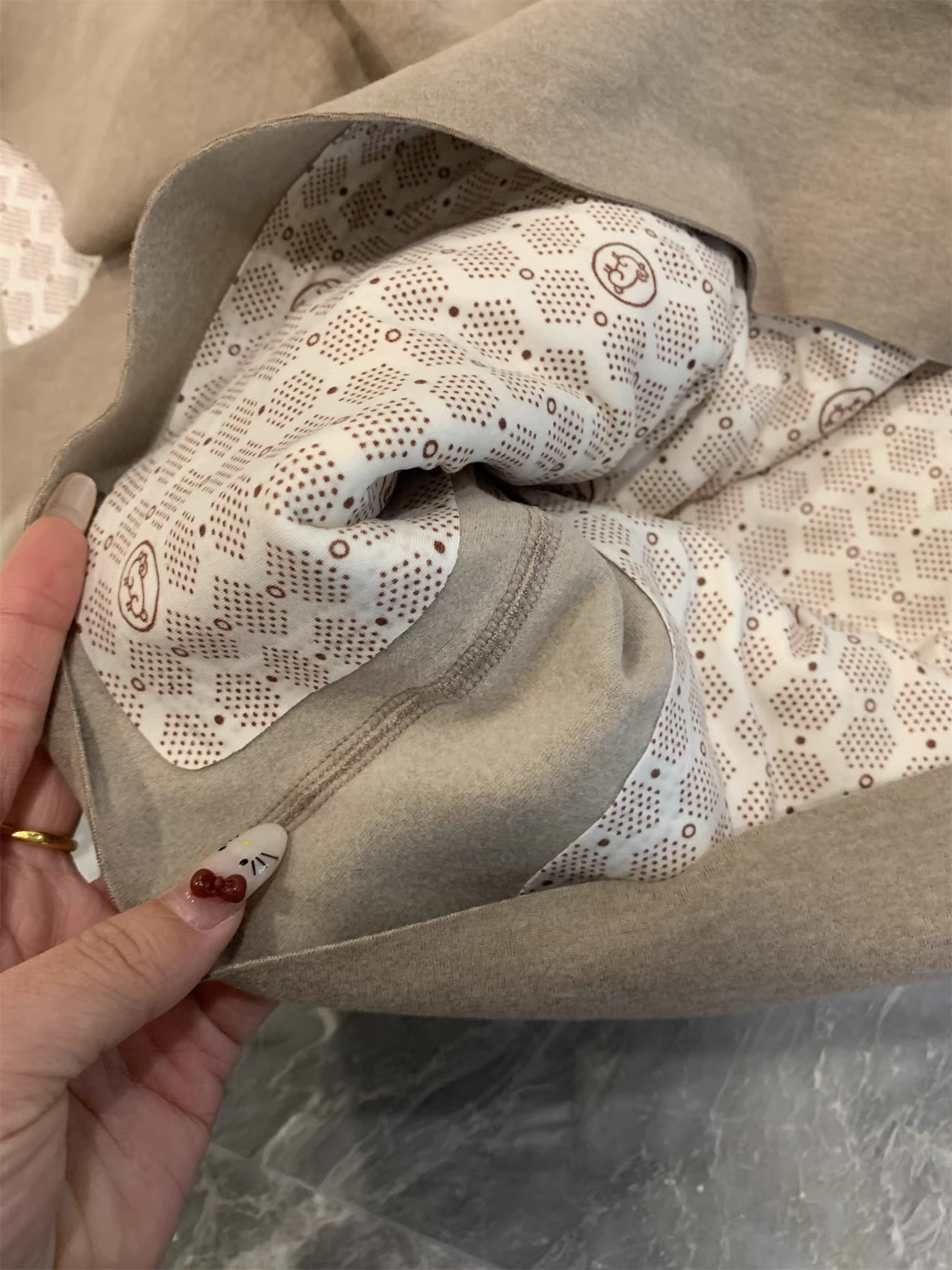 Don Quixote 100% chất liệu len cừu! Lót lông cừu giữ nhiệt và ấm áp! Áo lót giữ nhiệt mùa đông cho nam.