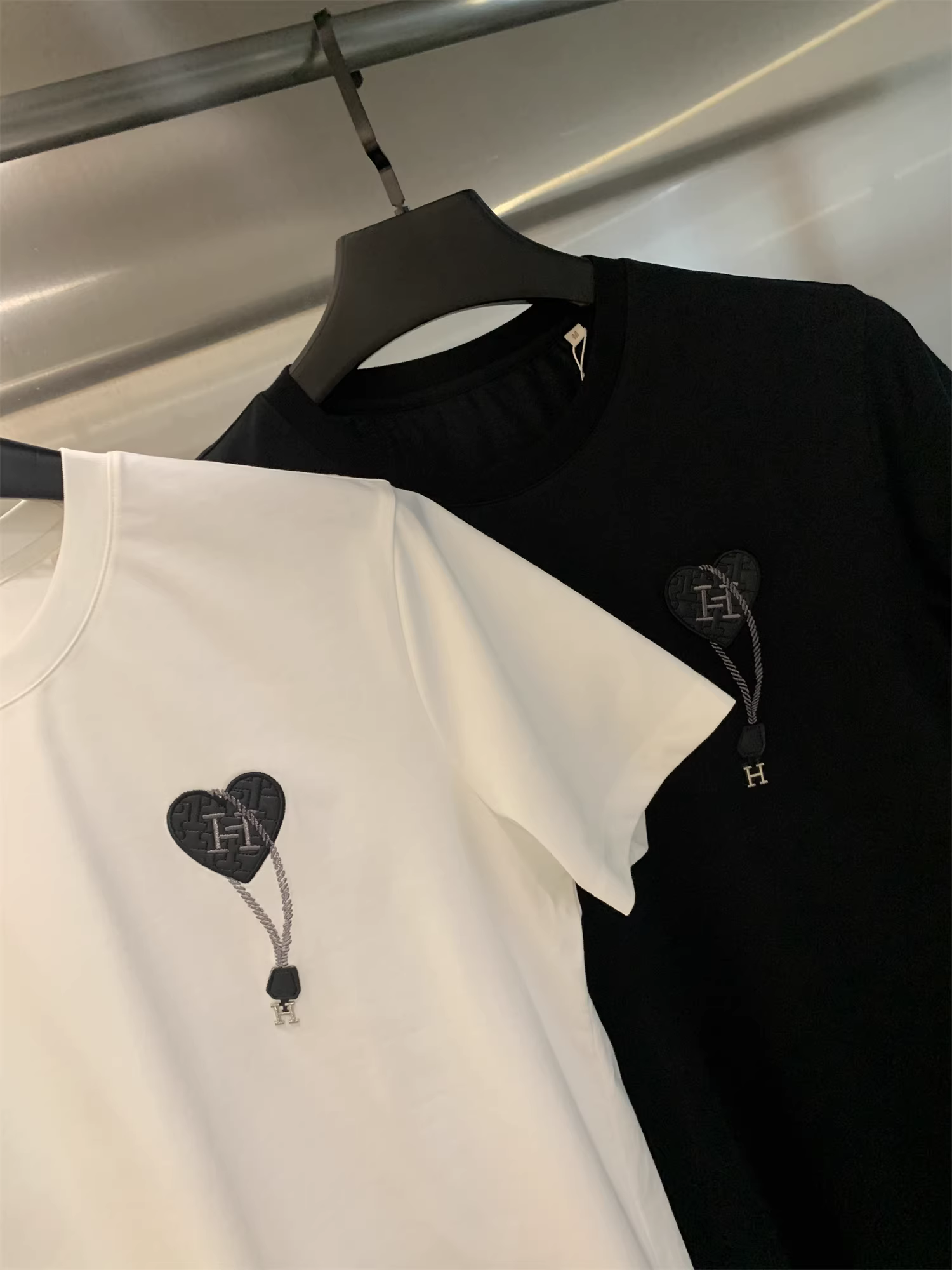 Don Quixote Cool Sorona! In 3D nổi! Áo thun nam ngắn tay mùa hè co giãn cao, mềm mại và mát mẻ.