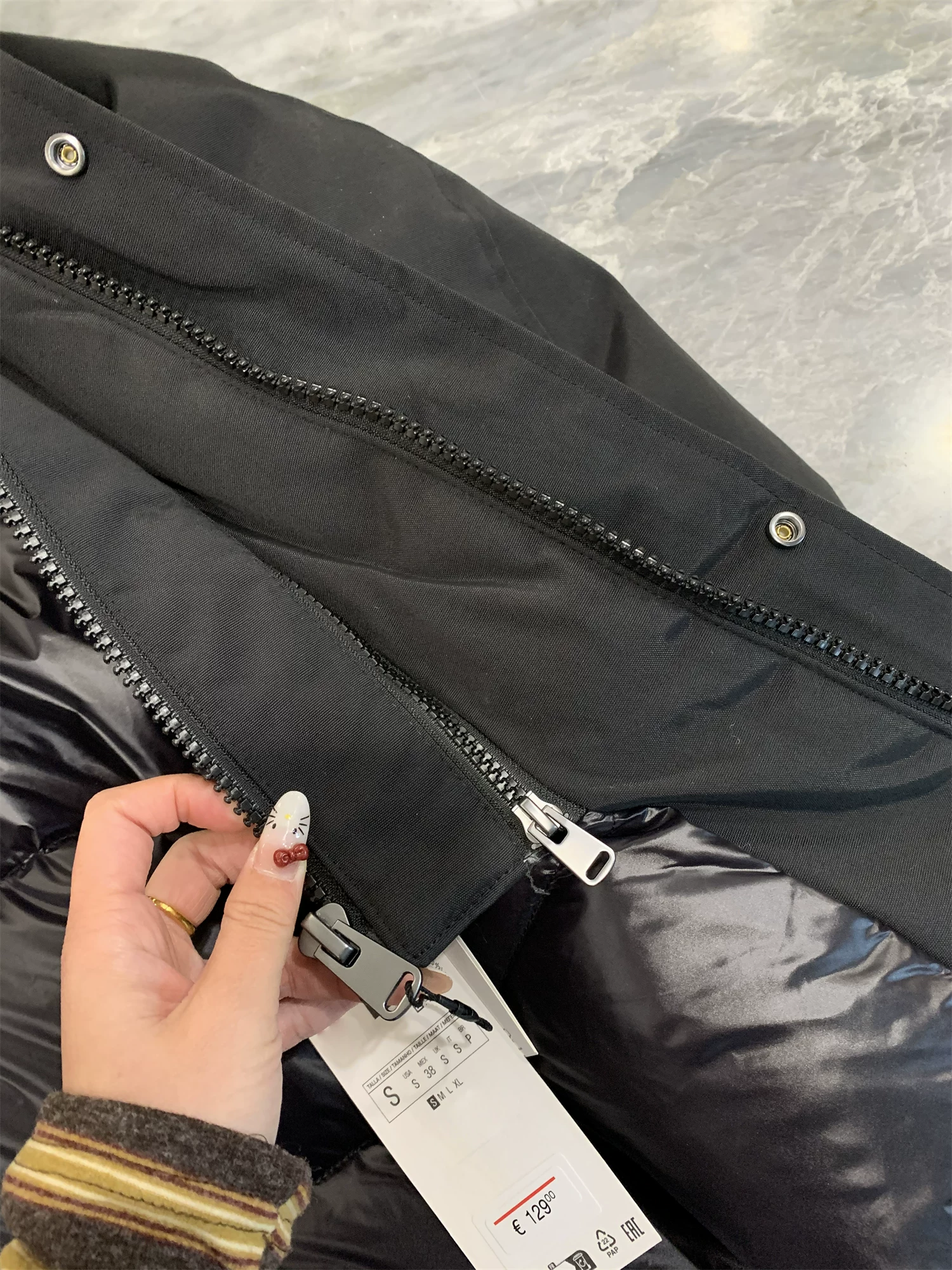 Don Quixote du hành khắp Tây Ban Nha! Sản phẩm tuyệt vời! Áo khoác lông vũ có mũ trùm đầu dài đến giữa thân dành cho nam giới.