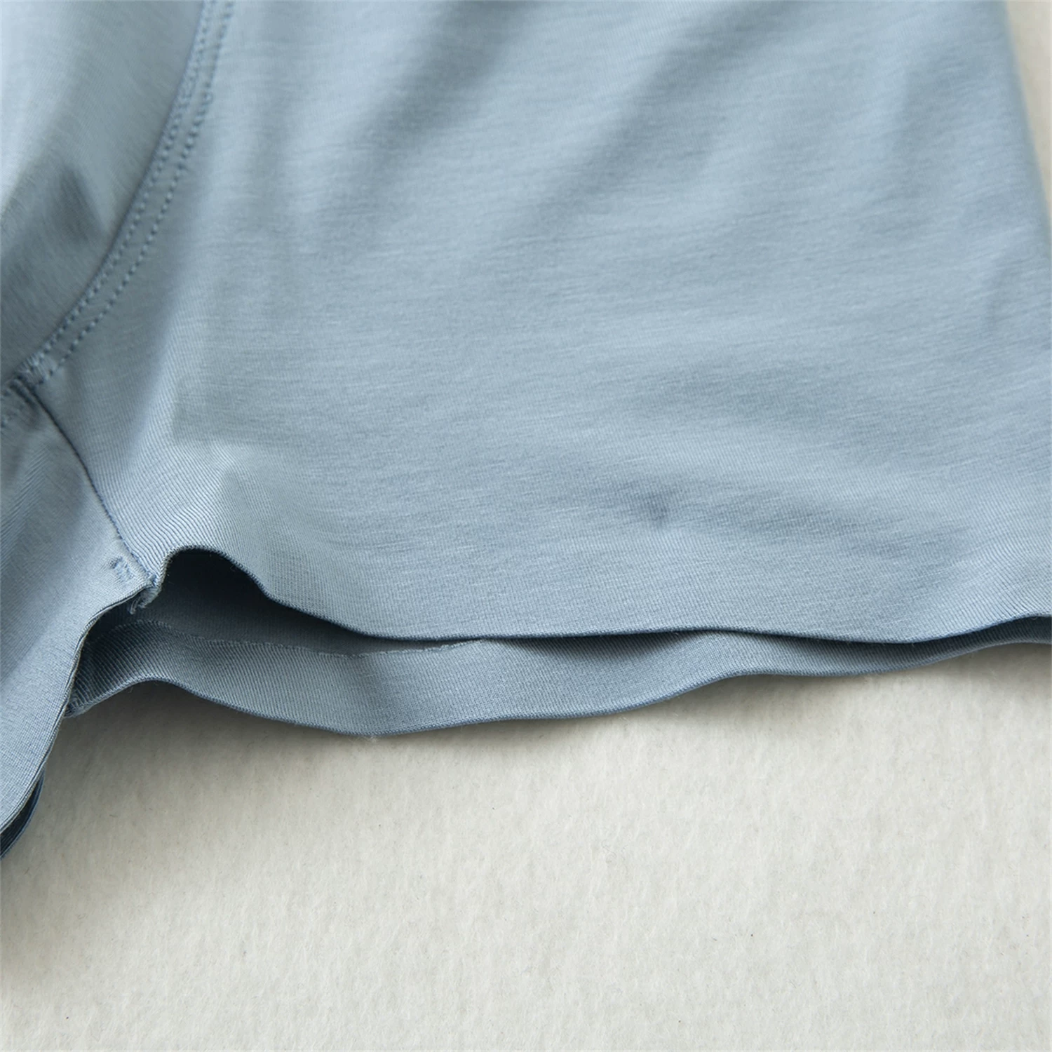 Don Quixote, đồ dùng tuyệt vời! Một hộp chứa ba đôi! Công nghệ liền mạch, thoải mái, co giãn, quần lót nam màu trơn.