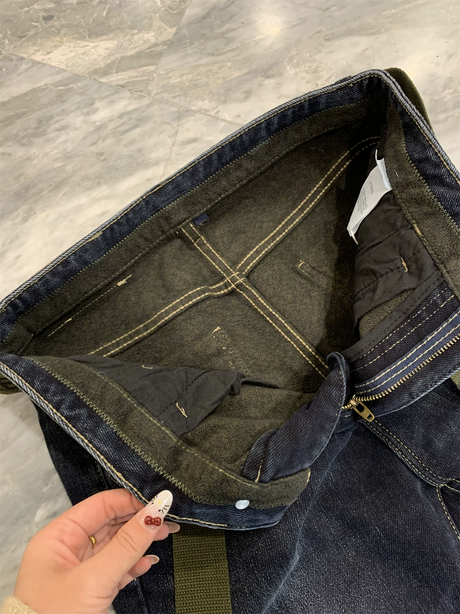 Ưu đãi hấp dẫn Don Quixote! Công nghệ sợi tạo nhiệt tiên tiến! Quần jean nam ống đứng có dây lưng hợp thời trang mùa đông.