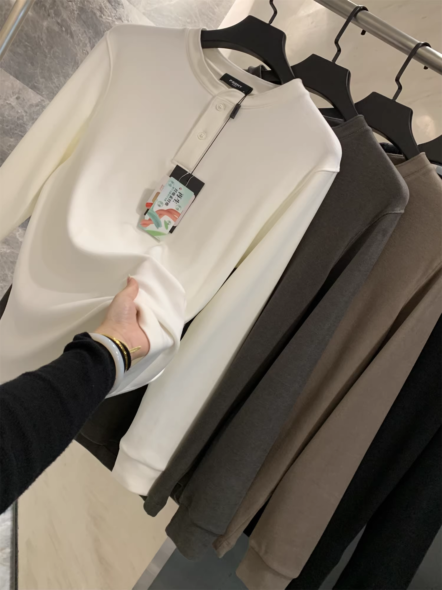 Áo giữ nhiệt Don Quixote! Áo len lông cừu ấm áp mùa thu đông, cổ Henry kiểu Mỹ cổ điển, áo lót dài tay giữ ấm cho nam.