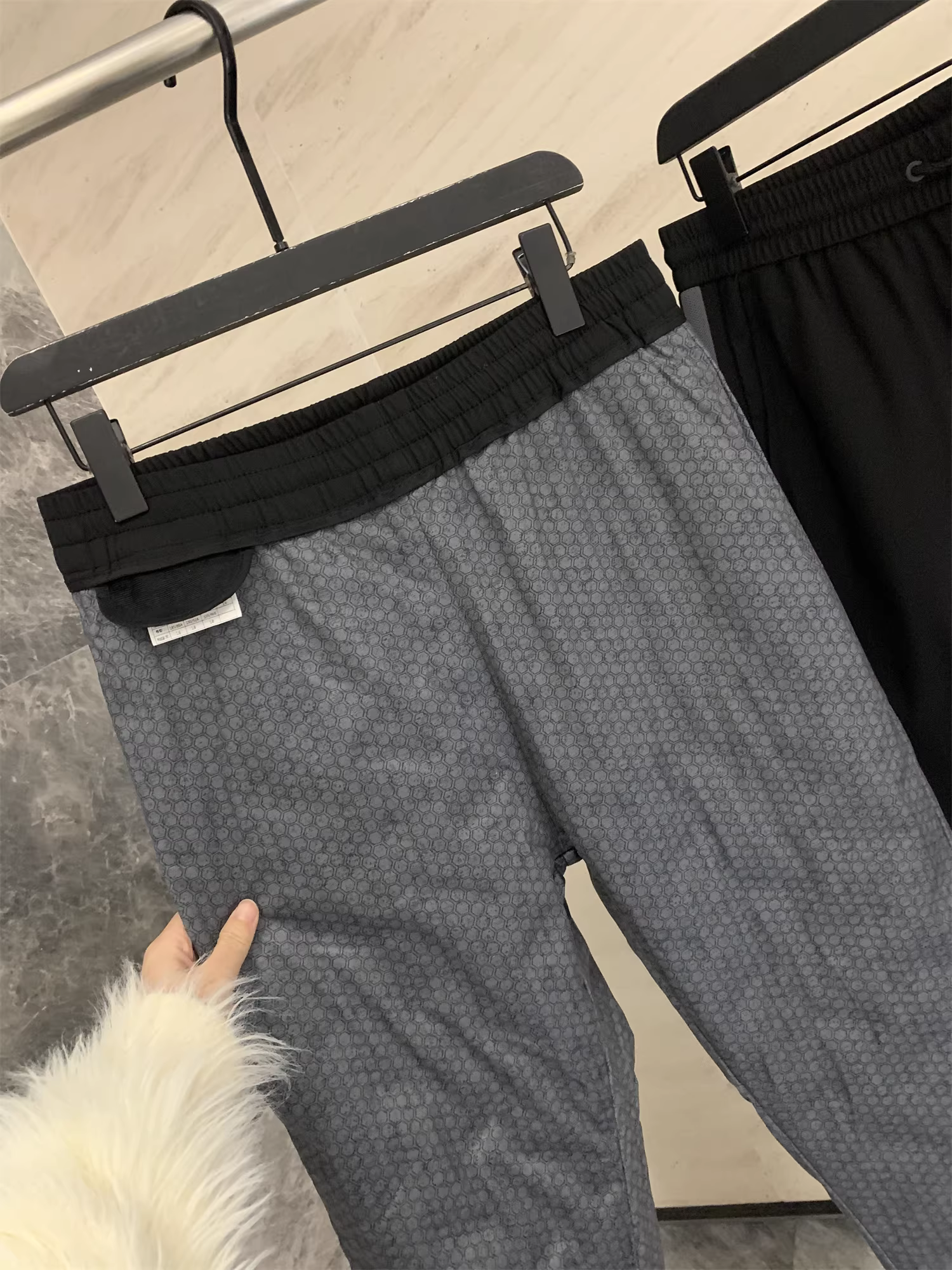 Quần jogger nam mùa đông chất liệu vải dù phối màu, 90% lông ngỗng, màu trơn, đa năng, thời trang.