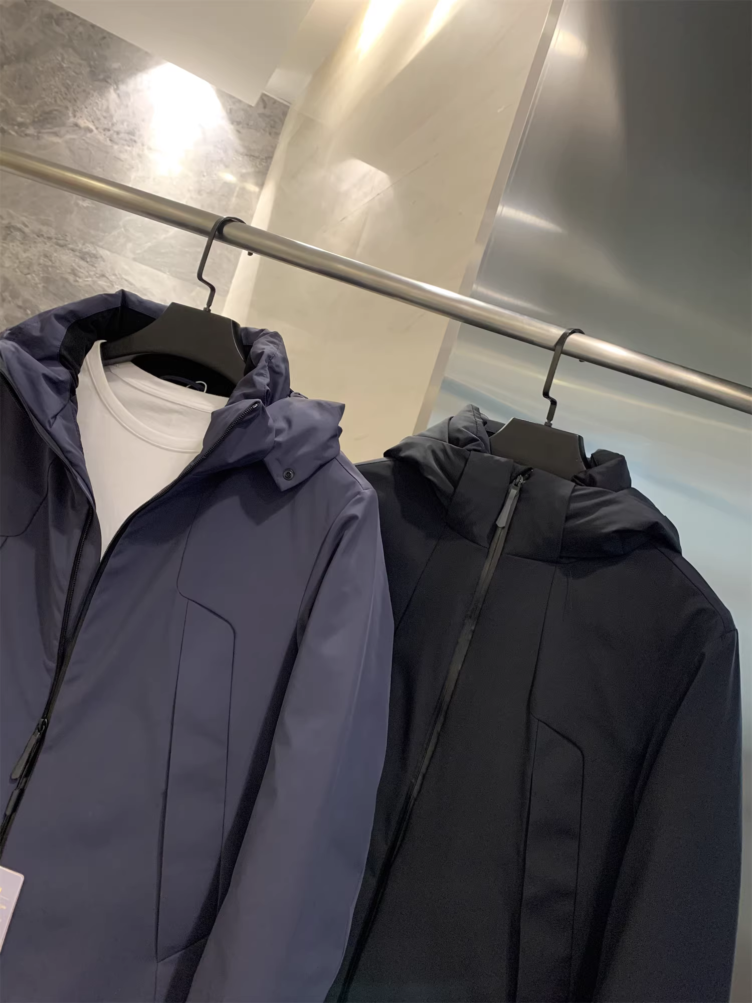 Áo khoác lông ngỗng Don Quixote! Dày và ấm áp! Áo khoác lông vũ có mũ trùm đầu có túi dán băng keo dành cho nam mùa đông.