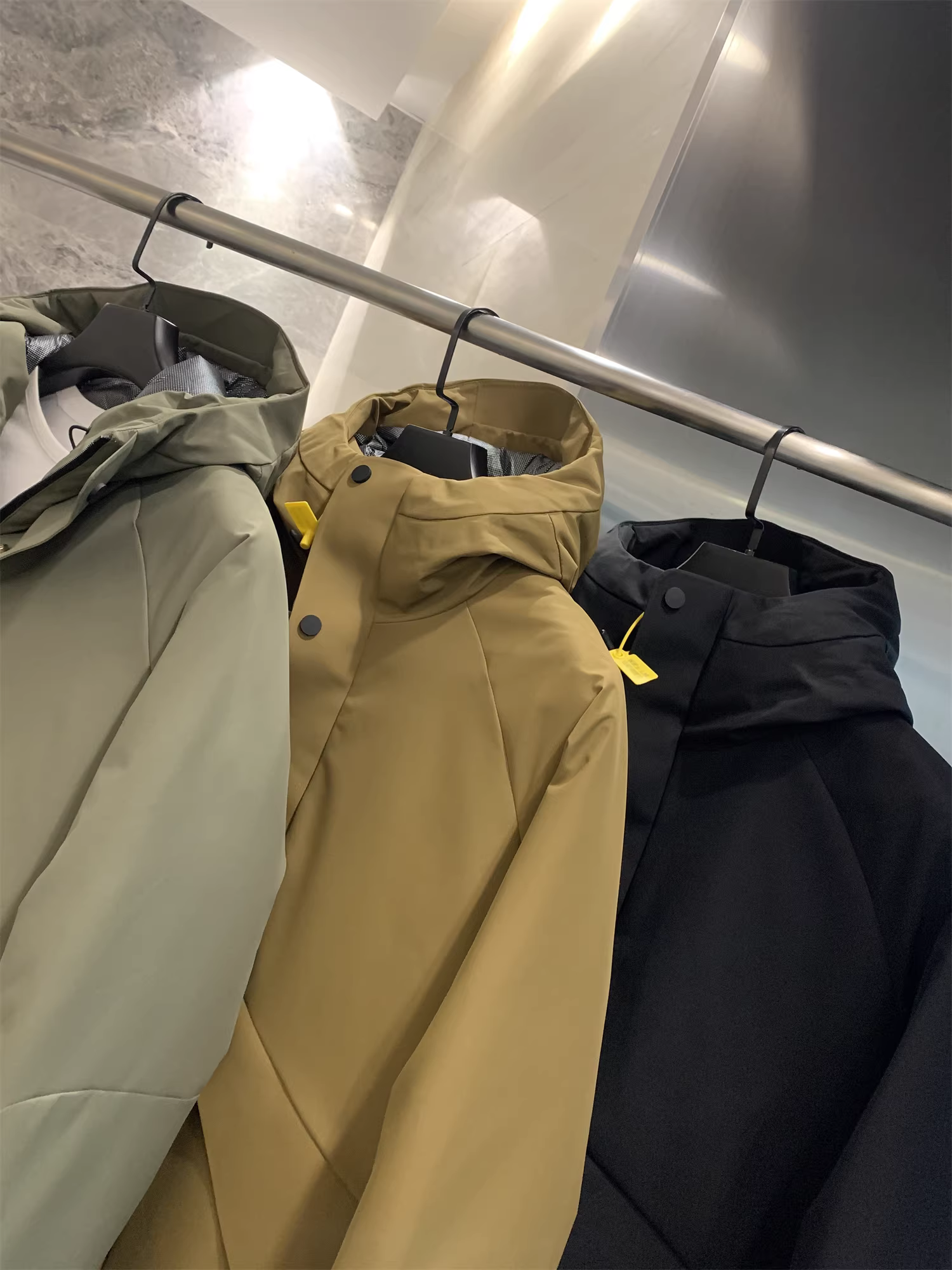 Công nghệ phản quang nhiệt của Don Quixote! 90% lông vịt! Áo khoác lông vũ có mũ trùm đầu, chống gió và ấm áp cho mùa thu và mùa đông.