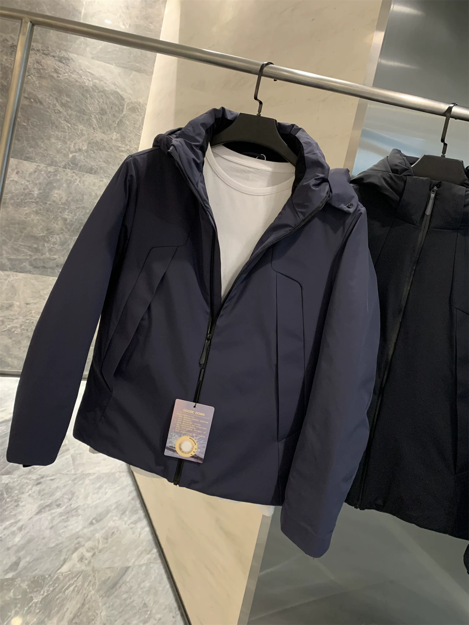 Áo khoác lông ngỗng Don Quixote! Dày và ấm áp! Áo khoác lông vũ có mũ trùm đầu có túi dán băng keo dành cho nam mùa đông.