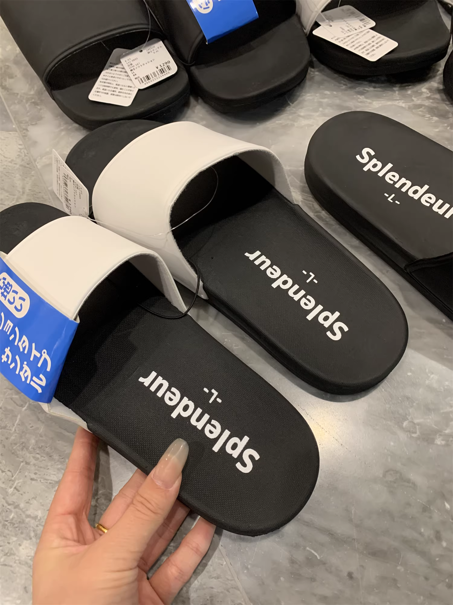 Đơn đặt hàng xuất khẩu Don Quixote! Giá hời! Dép xỏ ngón nhẹ, chống trơn trượt, đế mềm, chống mài mòn, dép đi biển và đi trong nhà dành cho nam.