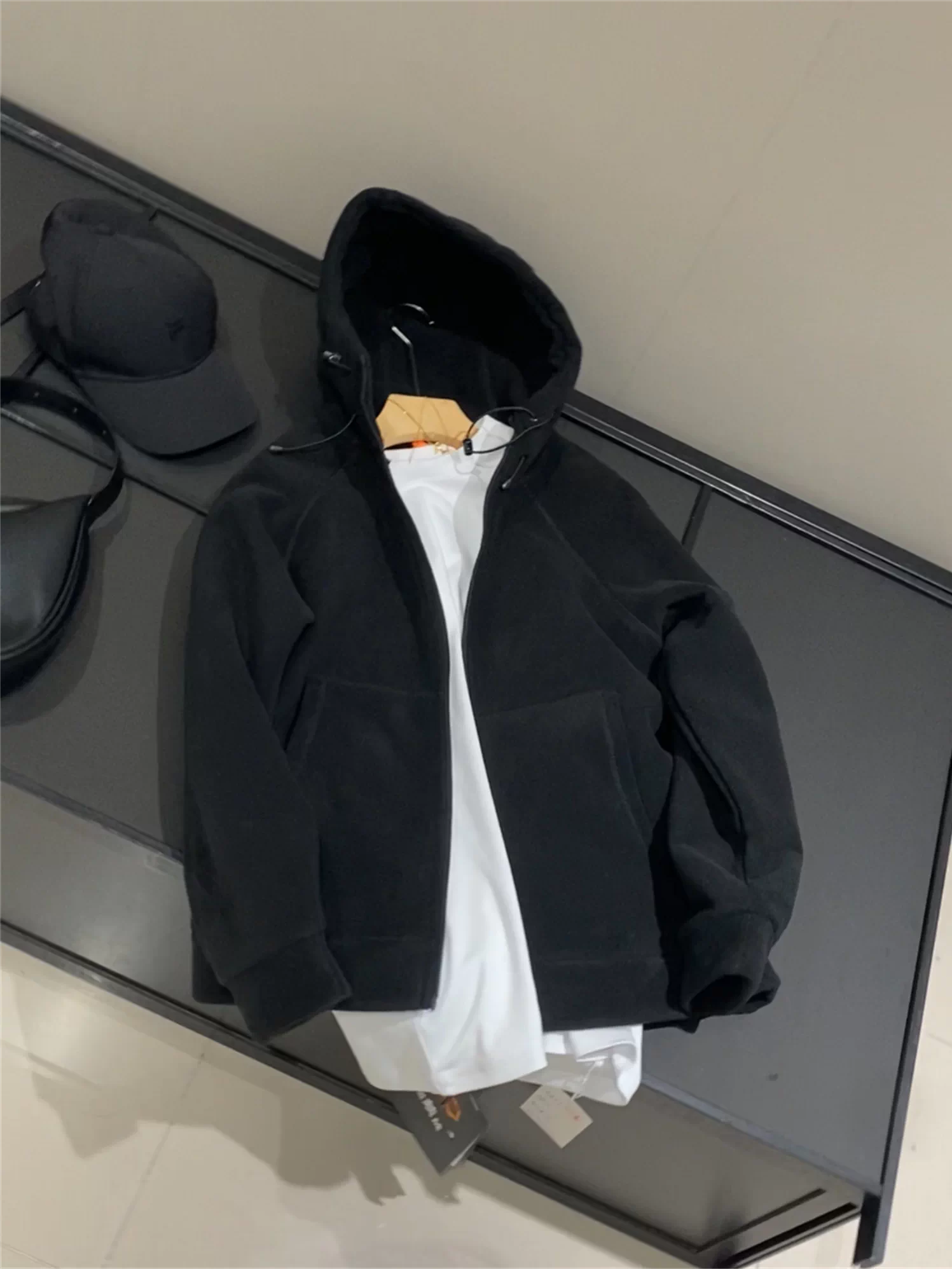 Don Quixote: Một chiếc áo có thể giữ ấm bạn suốt mùa đông! Áo khoác nỉ hai lớp dày dặn! Áo khoác nỉ có mũ dành cho nam.