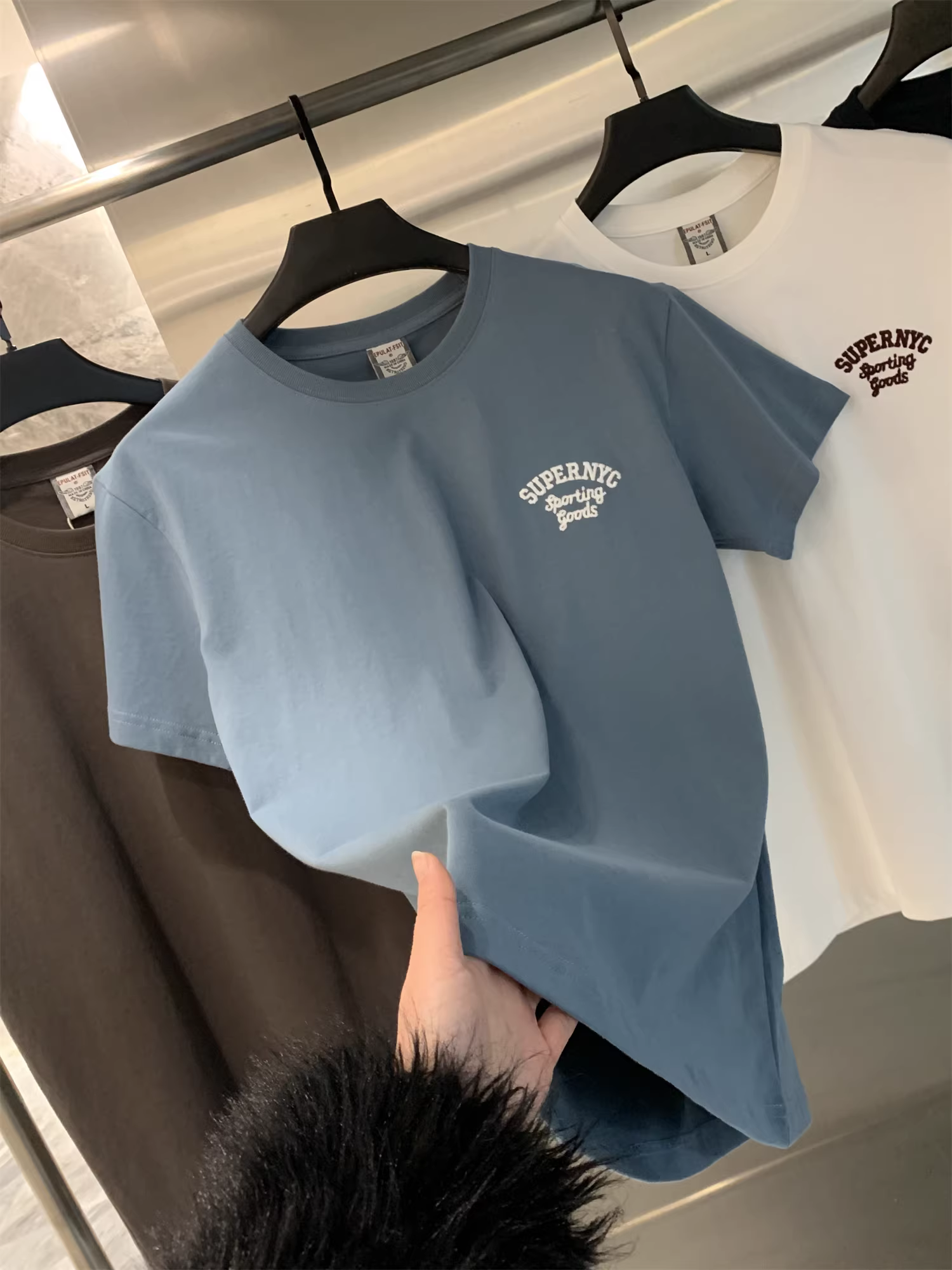 Don Quixote, đơn giản và đa năng! 100% cotton! Phong cách cặp đôi mùa hè, áo thun ngắn tay mềm mại và thân thiện với làn da, hợp thời trang.