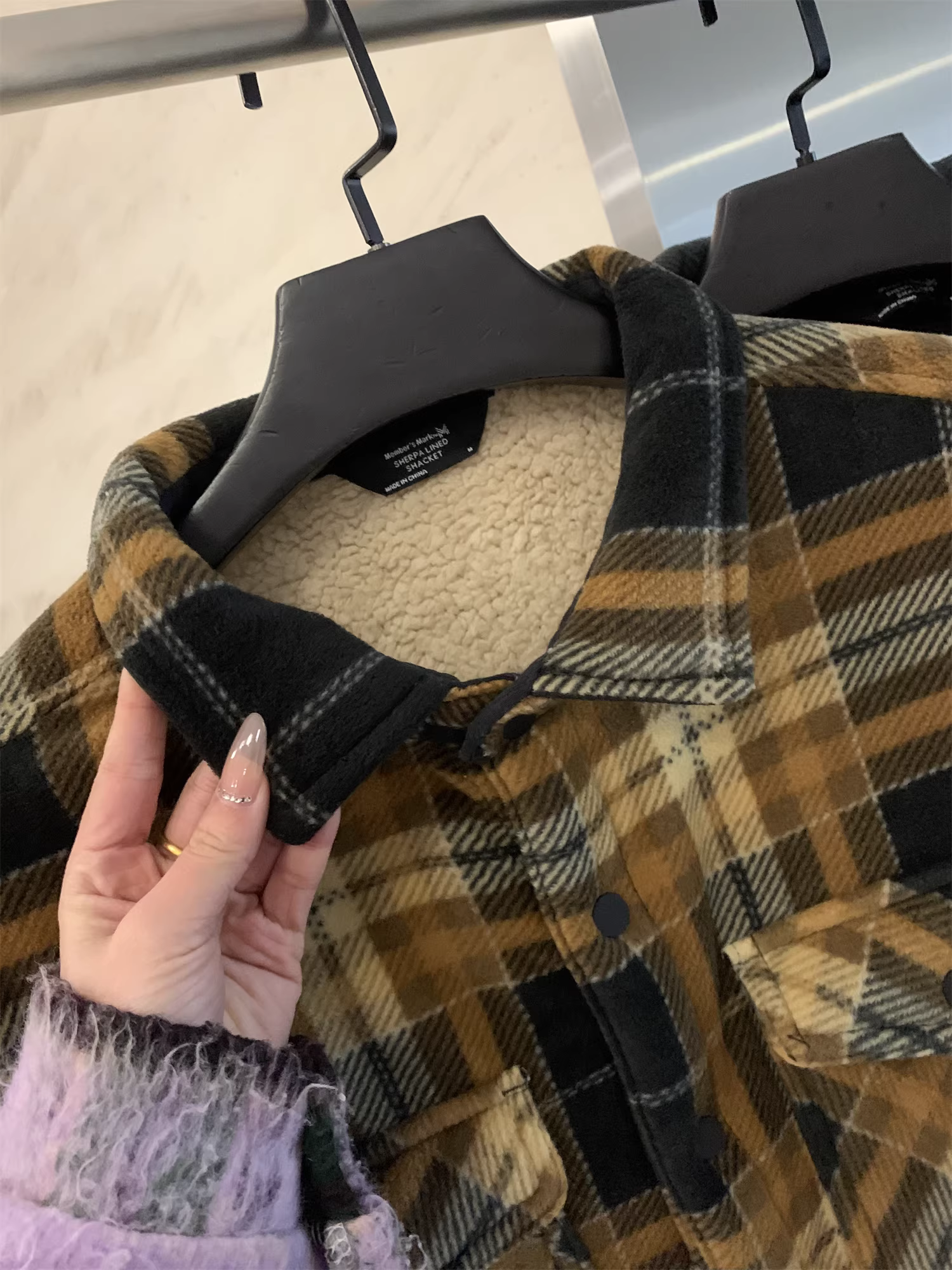 Don Quixote, hãy chọn phong cách Âu Mỹ! Áo khoác kẻ caro ngoài trời kiểu Mỹ dành cho nam, lót lông cừu và dày dặn! Mùa thu đông, kiểu dáng thời thượng.