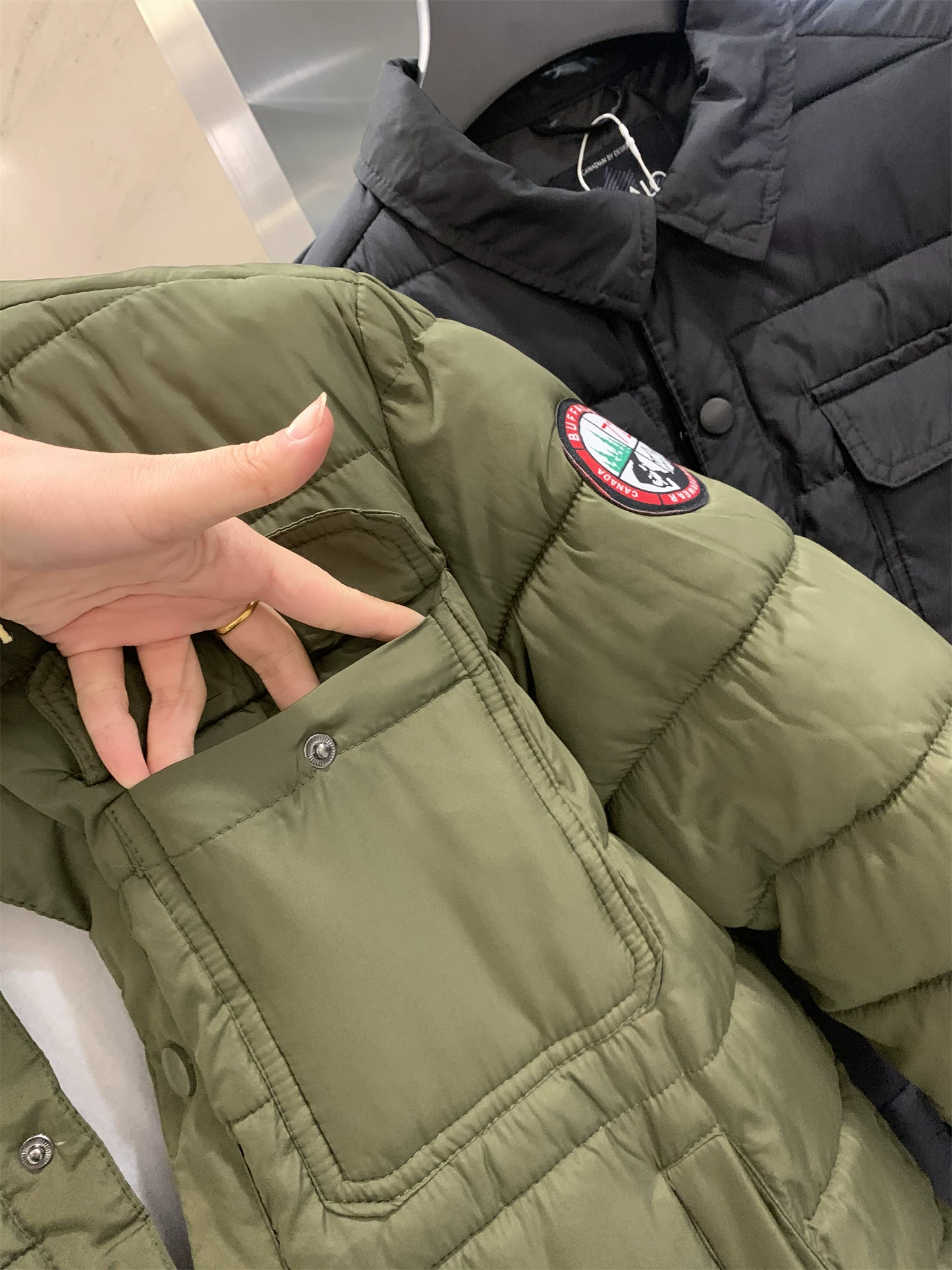 Don Quixote: Đồ tìm kiếm hiếm có! Đồ dùng ngoài trời phong cách núi châu Âu! Áo khoác cotton nhẹ, ấm và chống gió dành cho nam giới trong mùa thu và mùa đông.