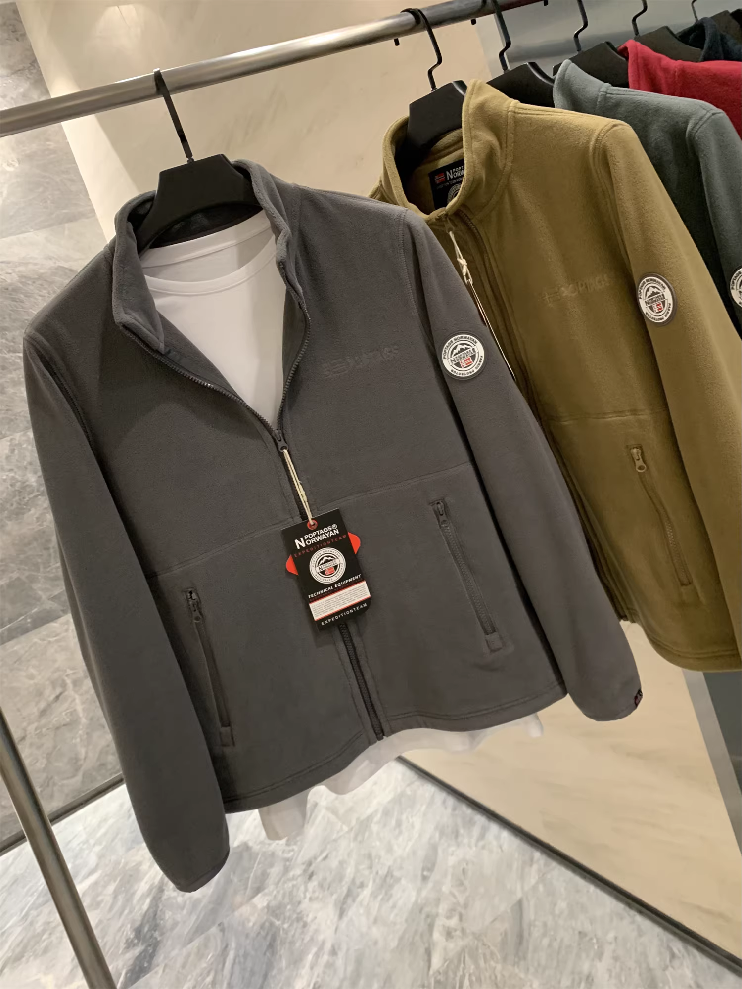 Don Quixote: Sản phẩm tuyệt vời của Na Uy! Áo khoác ngoài có lớp lông cừu, dày dặn, ấm áp, chống gió dành cho nam và nữ, cặp đôi.