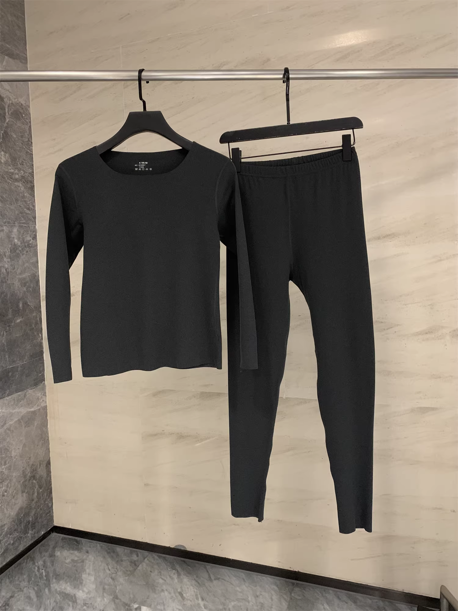 Công nghệ liền mạch Don Quixote! Bộ đồ lót giữ nhiệt mỏng đa năng đơn giản màu trơn mùa thu đông dành cho nam và nữ