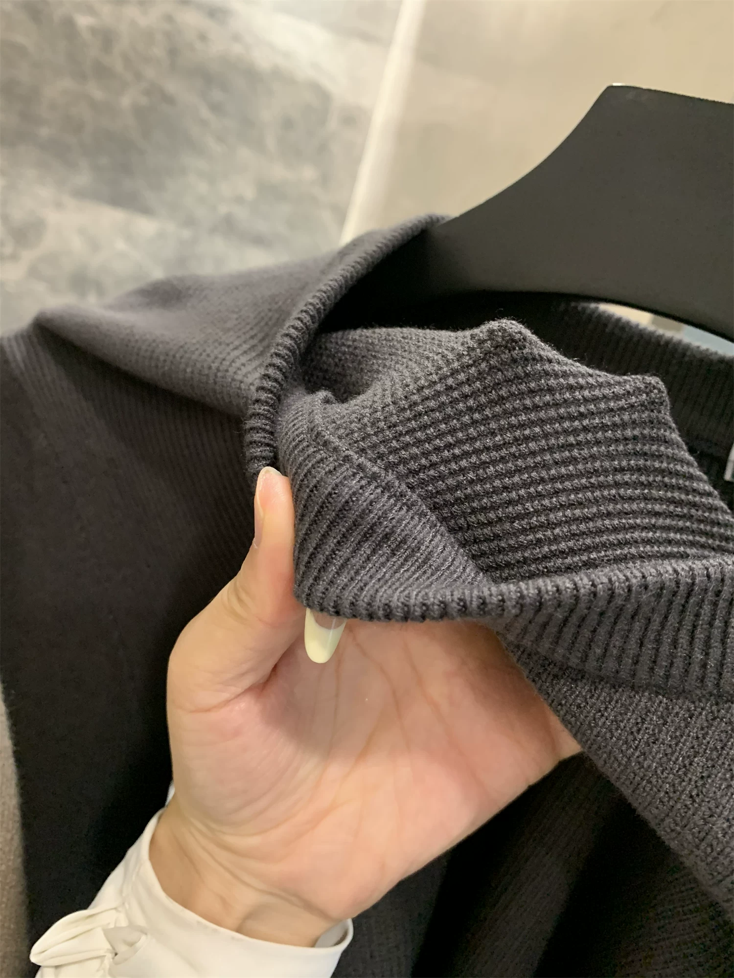 Áo len dệt kim cổ tròn tay dài đa năng mùa thu đông dành cho nam, dòng Don Quixote H, giá cực tốt! Mềm mại và thân thiện với làn da!