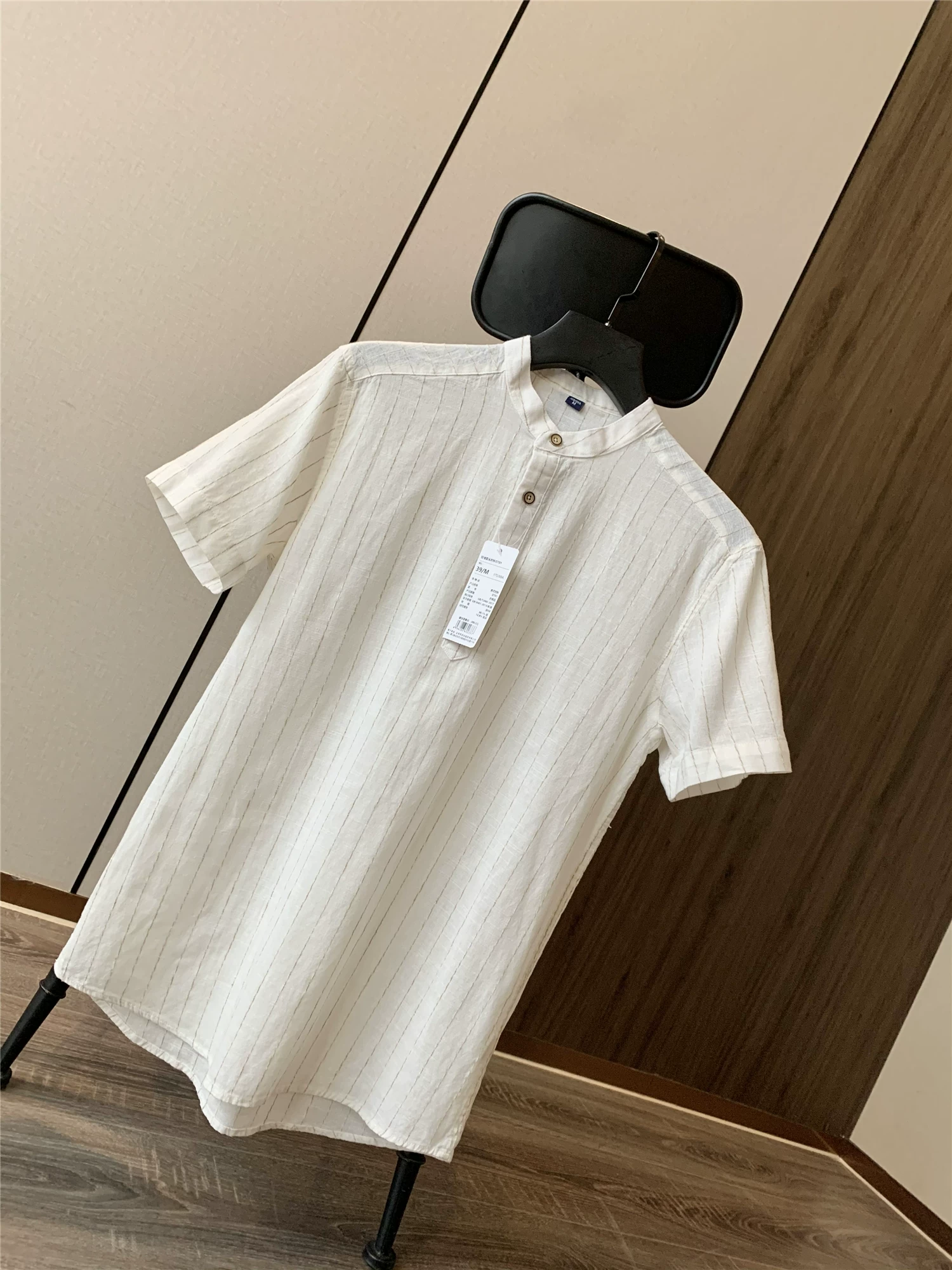 Phong cách văn học Don Quixote! Cổ Henry! Áo sơ mi nam ngắn tay kẻ sọc cotton và linen cổ đứng mới mùa xuân hè.