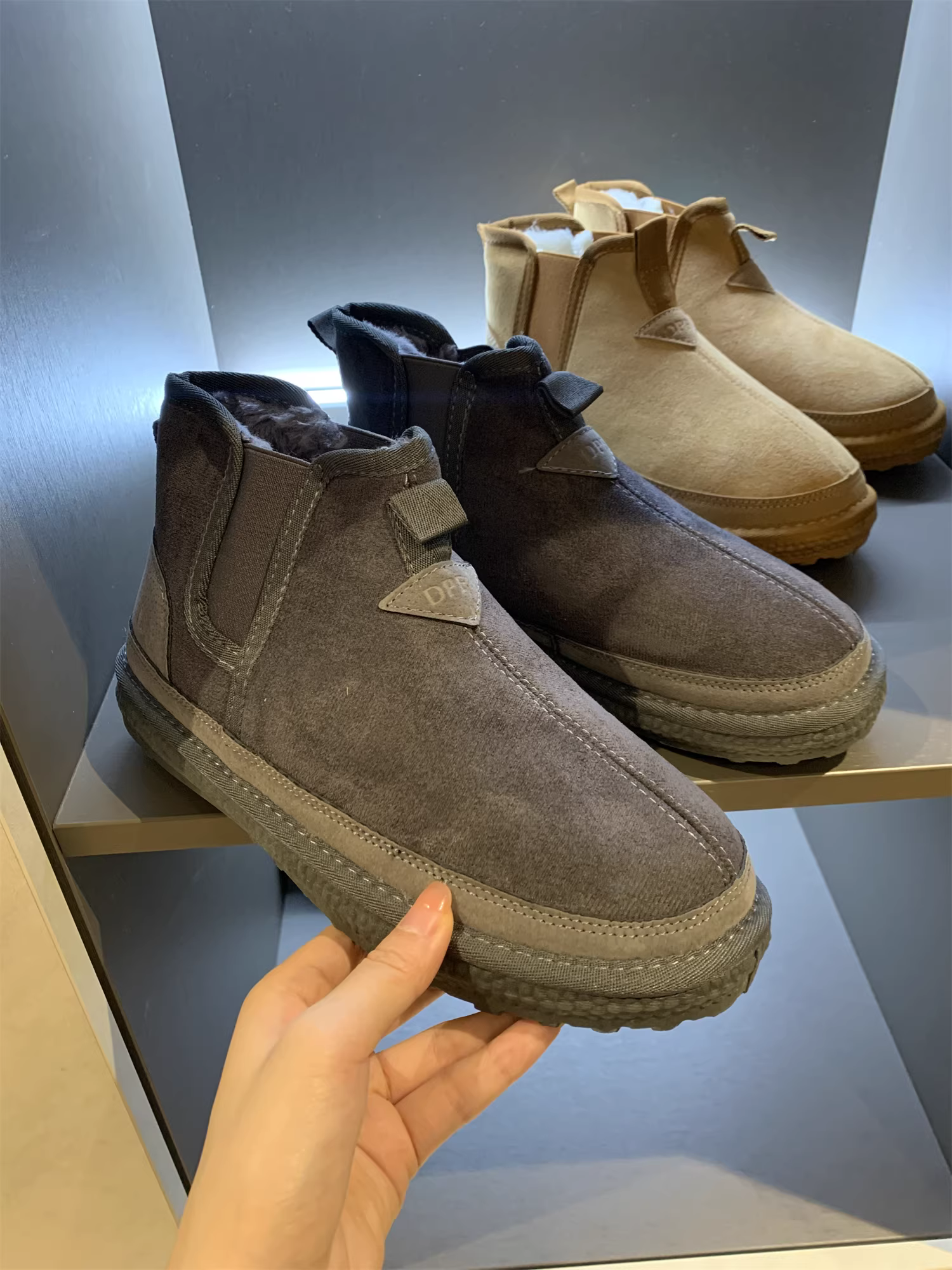 Phong cách Don Quixote, lót lông và dày dặn! Giày bốt ngắn giữ ấm cho nam mùa thu đông, giày cotton da lộn, hợp thời trang.