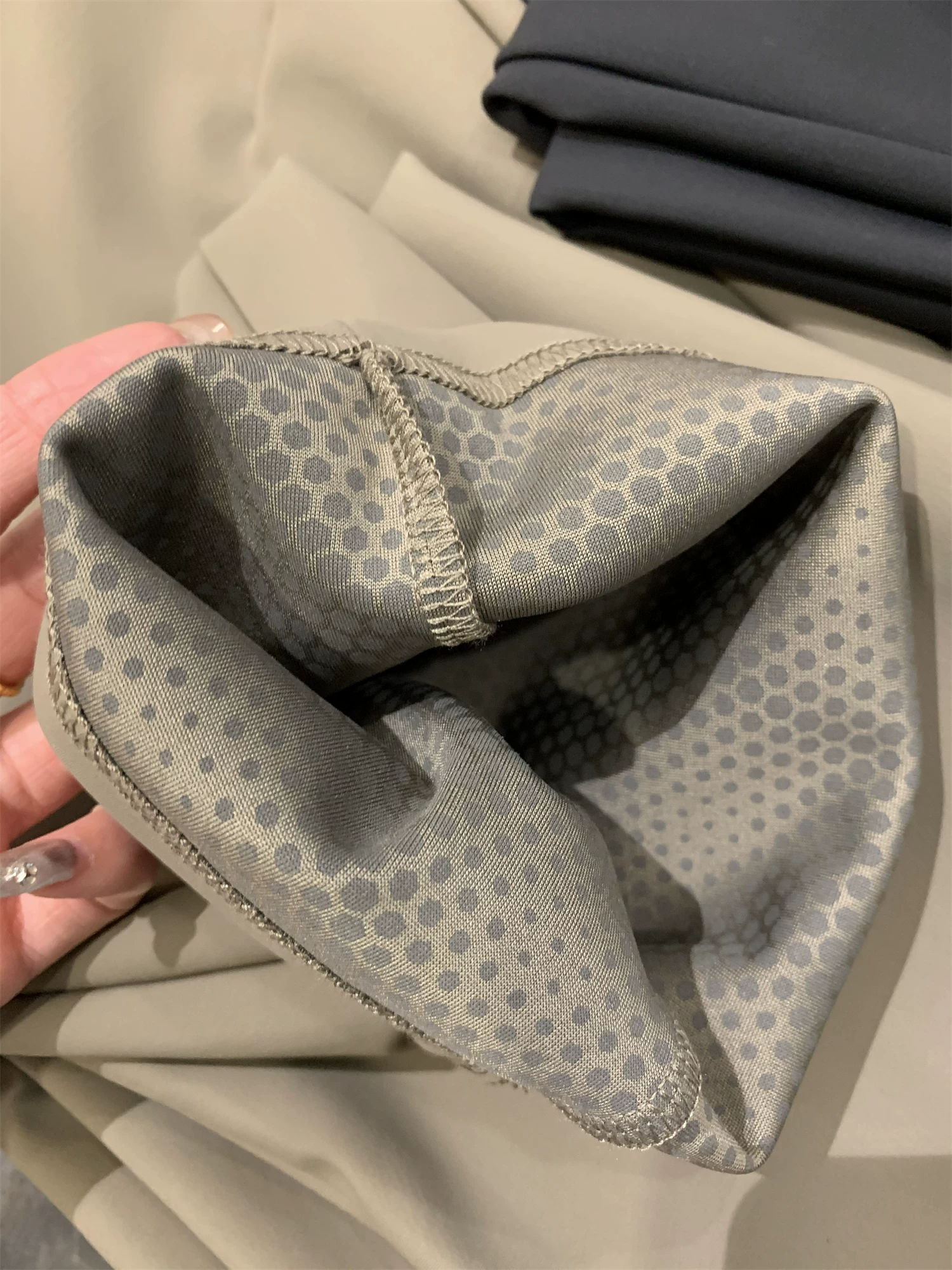 Vải ba lớp chống thấm Don Quixote Tech! Quần thể thao đa năng liền mạch dành cho nam mùa xuân thu, quần dài thời trang