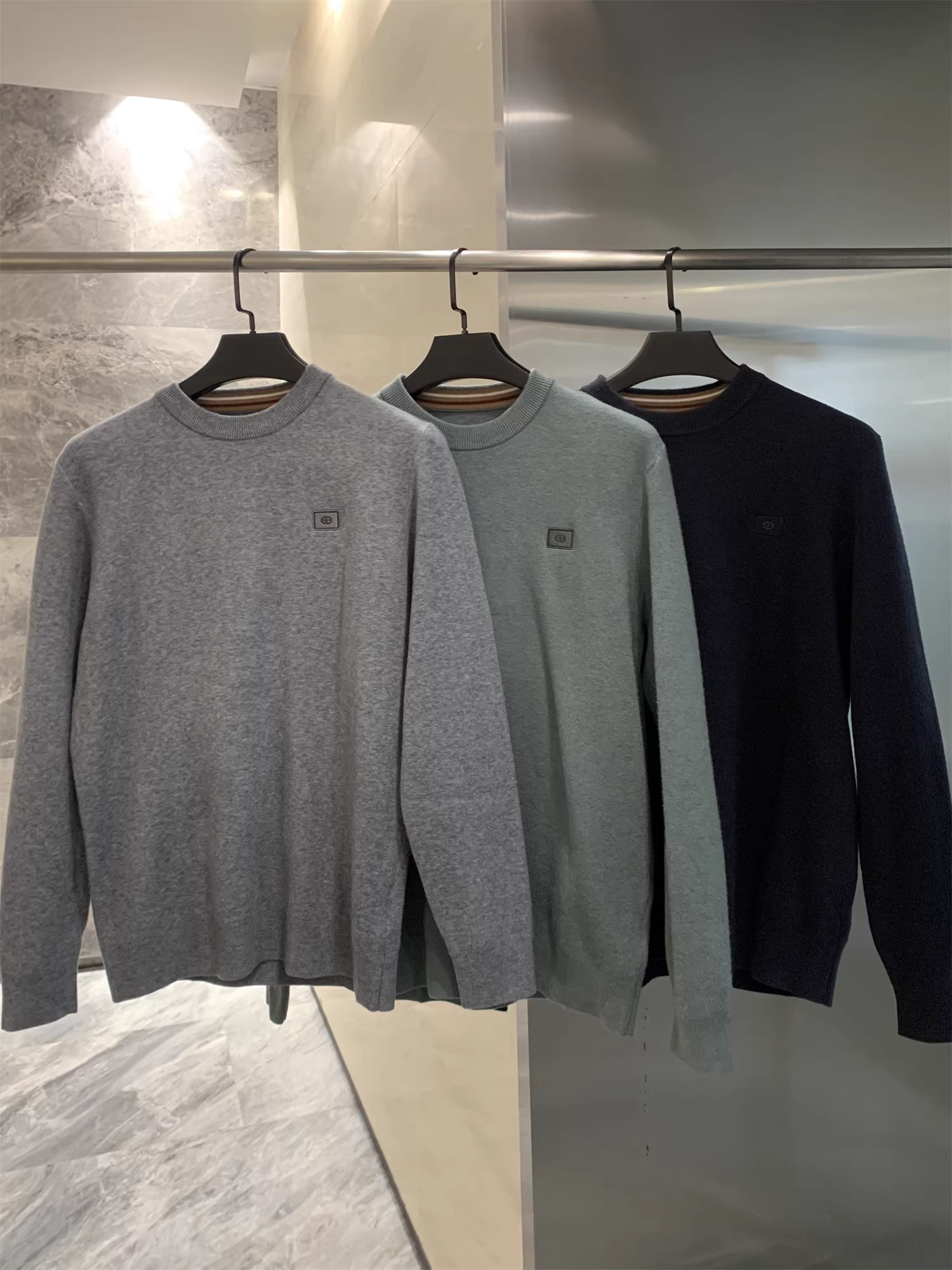 Sản phẩm cao cấp dòng Don Quixote S! Dày dặn và lót lông cừu! Áo len dáng rộng giữ ấm mùa đông dành cho nam giới, kiểu dáng hợp thời trang.