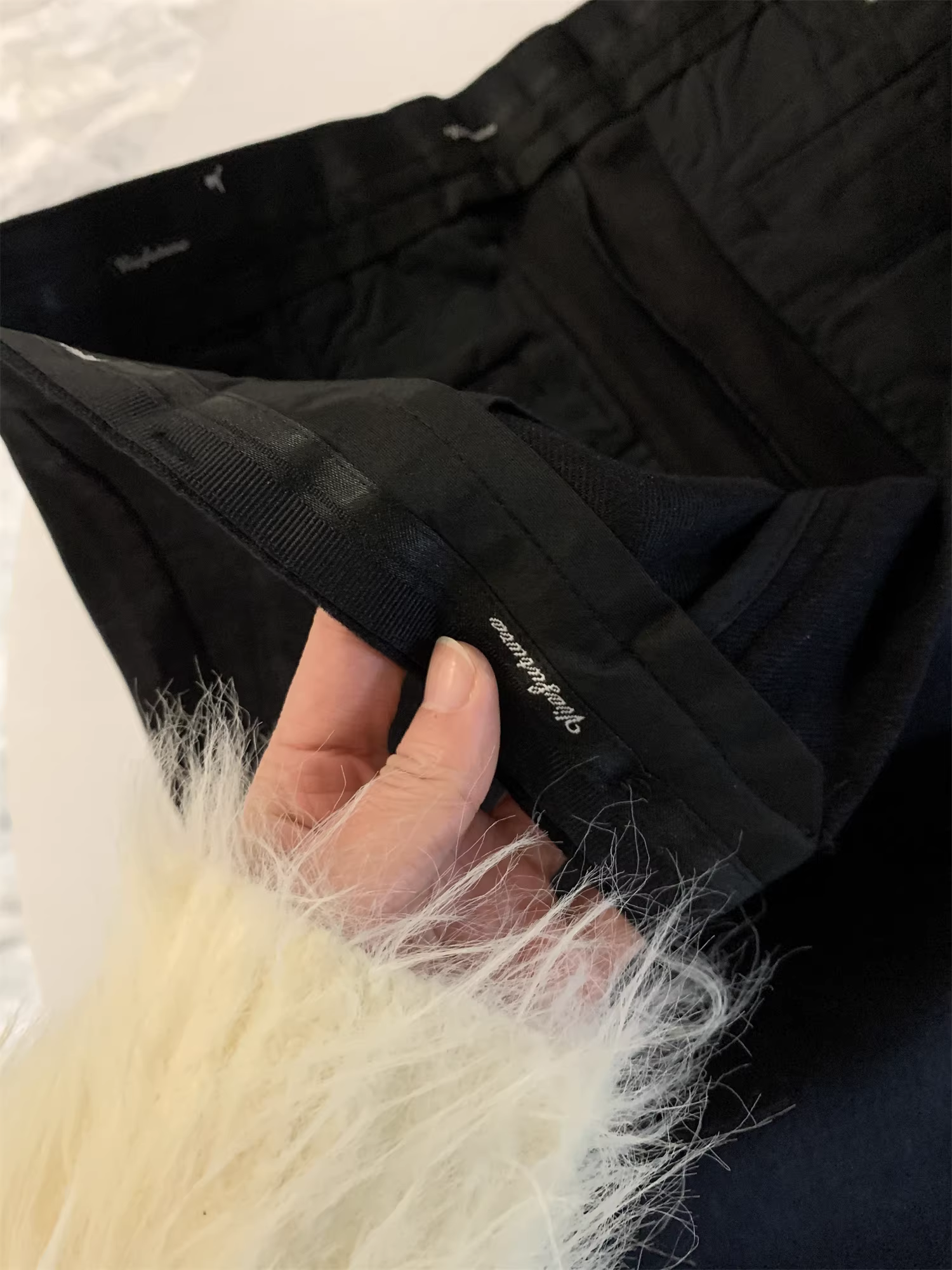 Don Quixote, chống gió và ấm áp! Co giãn và không nhăn! Quần âu nam mùa thu đông, kiểu dáng thẳng, chất liệu dày dặn.