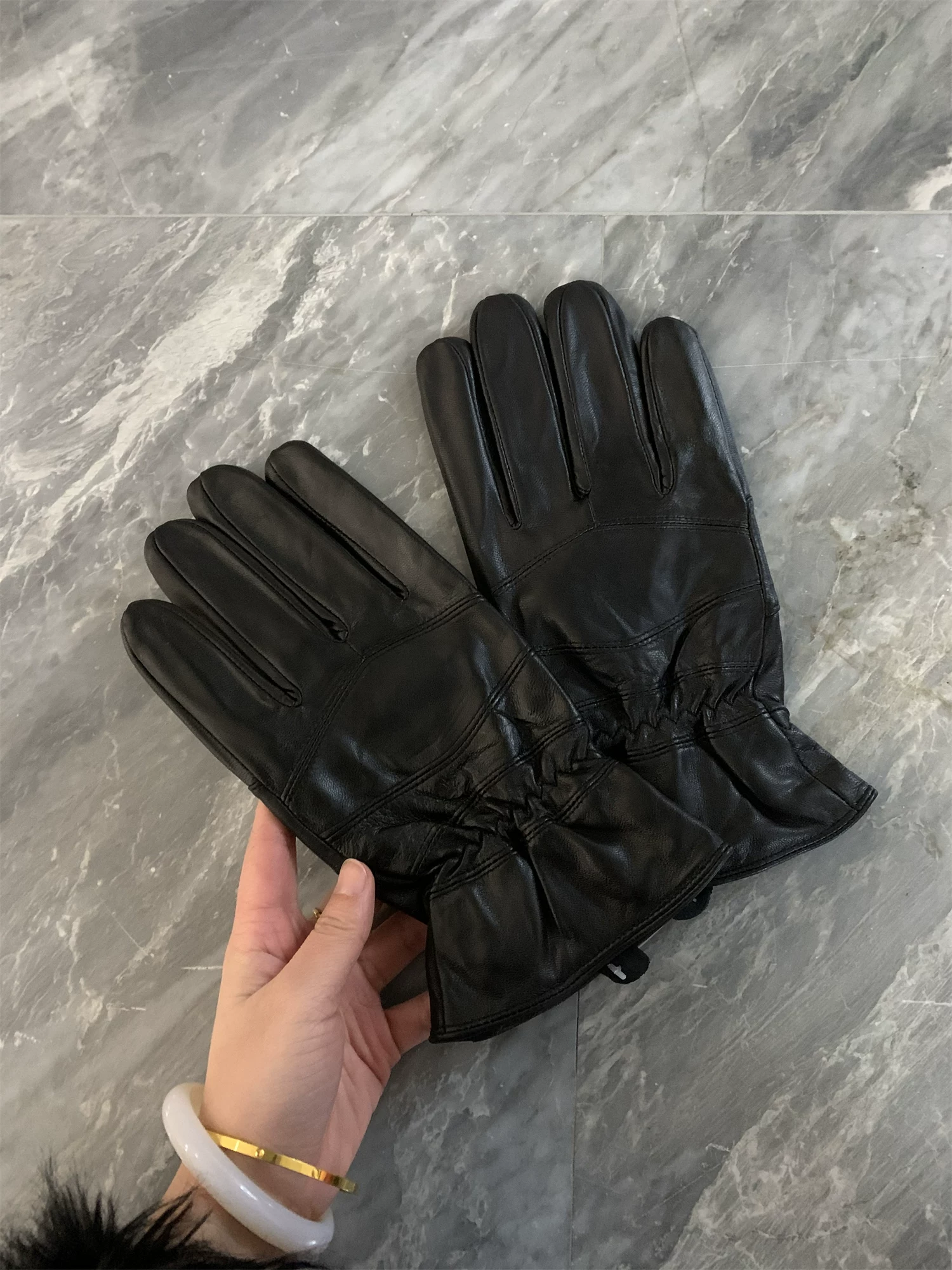 Don Quixote đang giảm giá lớn! Găng tay da cừu ngoài trời, chống gió, giữ nhiệt, lót lông cừu, ấm áp, làm từ da thật, có các ngón tay riêng biệt, hợp thời trang.