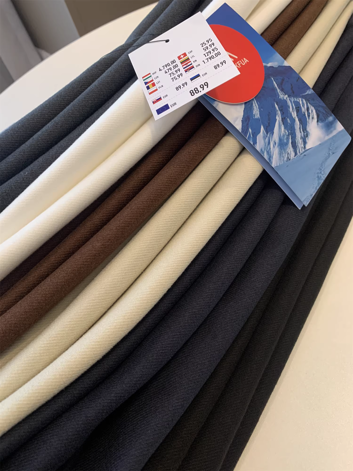 Don Quixote phong cách giản dị kiểu Mỹ! Áo thun dài tay cổ tròn đa năng, chất liệu nhung Đức hai mặt 280g, kiểu dáng đơn giản, thích hợp làm lớp lót cho nam giới