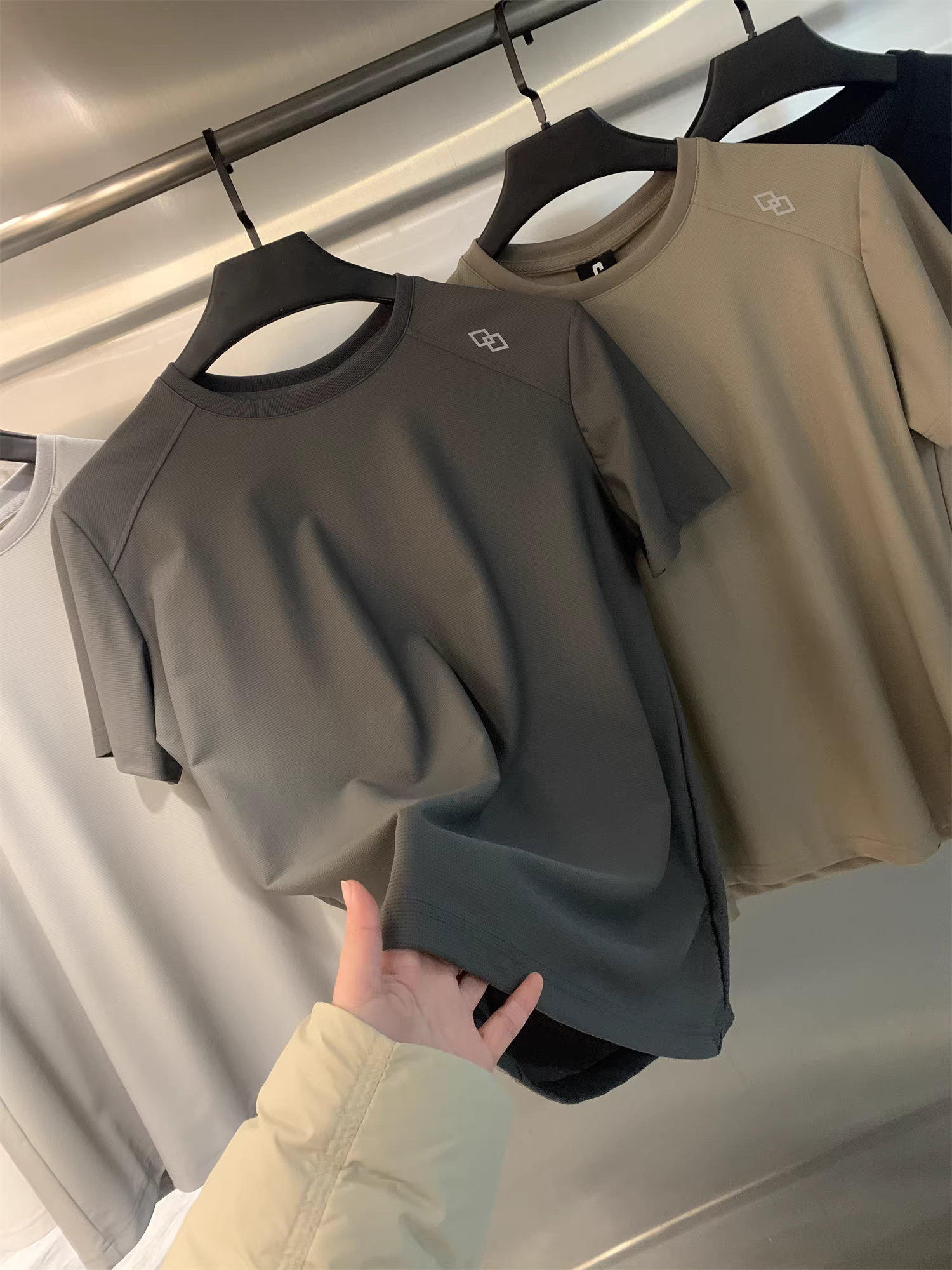 Thể thao ngoài trời Don Quixote! Xu hướng áo thun nam ngắn tay cổ tròn đa năng, nhanh khô, co giãn cao, thoáng khí mùa hè.