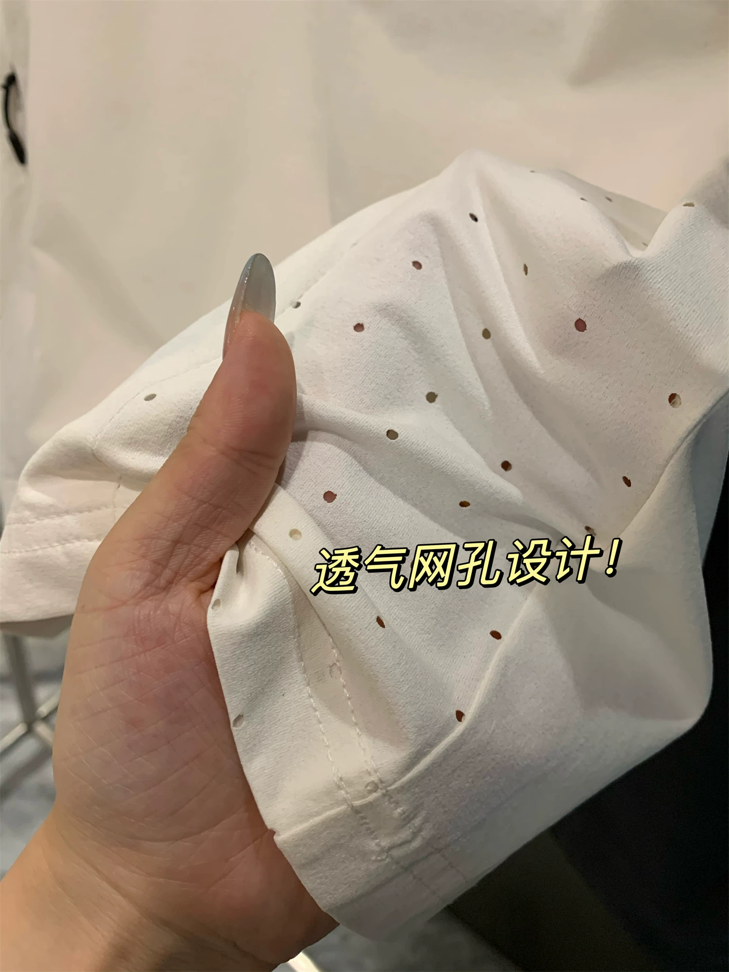 Don Quixote rất thoáng mát! Lưới bên hông giúp nhanh khô! Áo thun nam ngắn tay nhiều túi thời trang mùa hè.