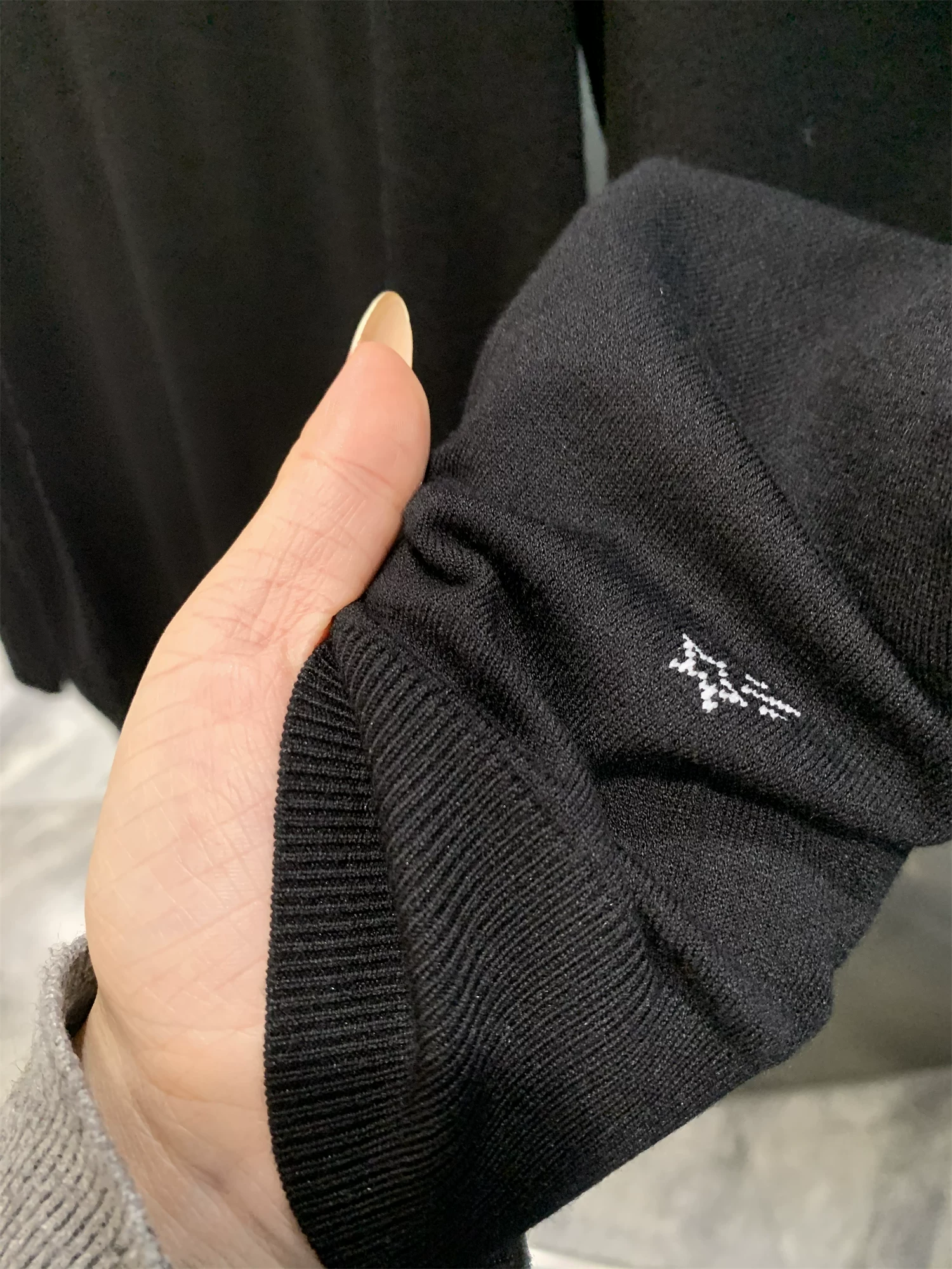 Don Quixote H series! Chất liệu dệt kim co giãn cao! Áo polo nam tay dài nửa khóa kéo chất liệu dệt kim mùa xuân thu