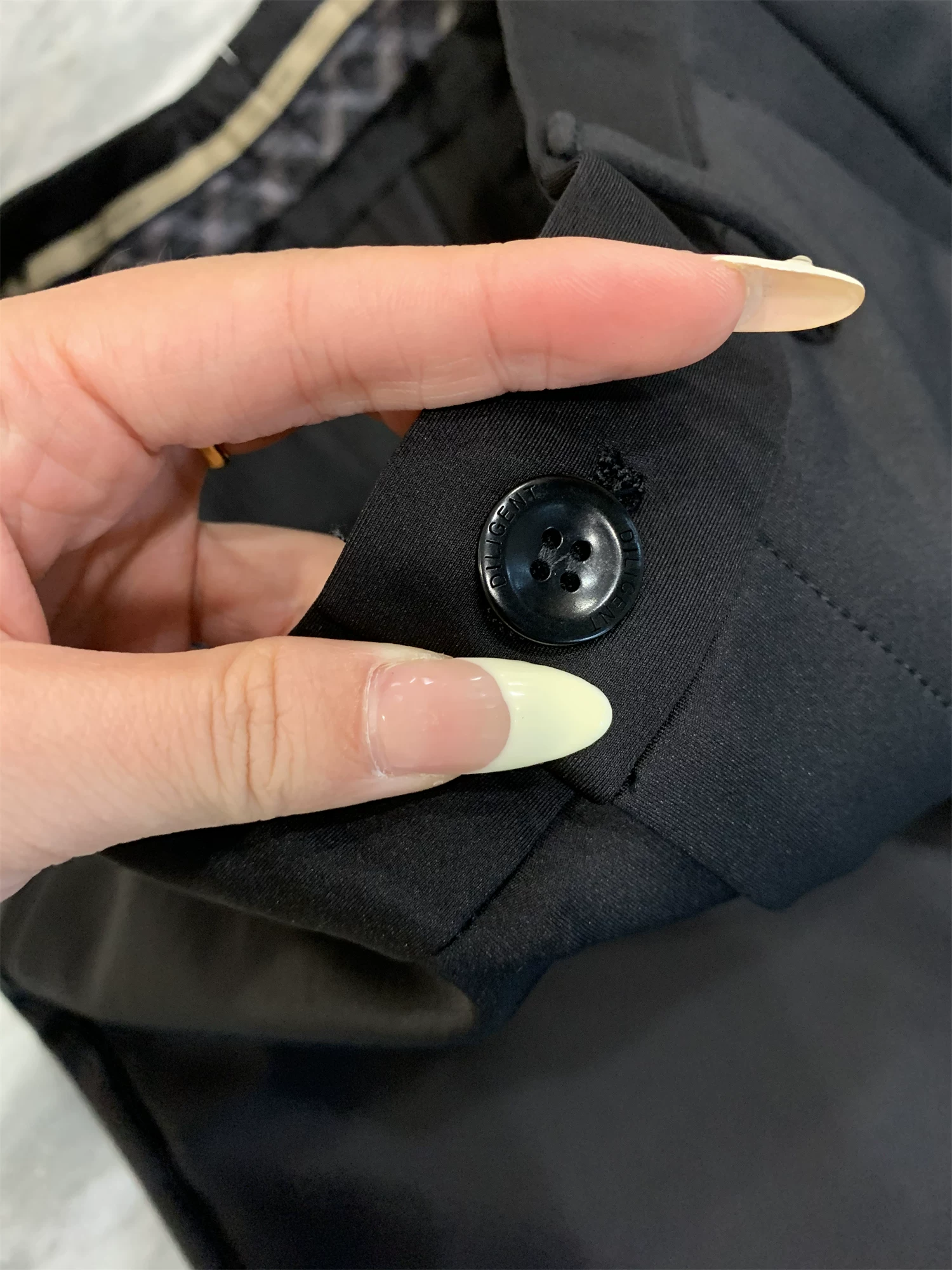 Don Quixote H giảm giá! Hàng thời trang công sở! Quần âu nam màu trơn dáng thẳng, thích hợp cho mùa xuân, thu và đông.