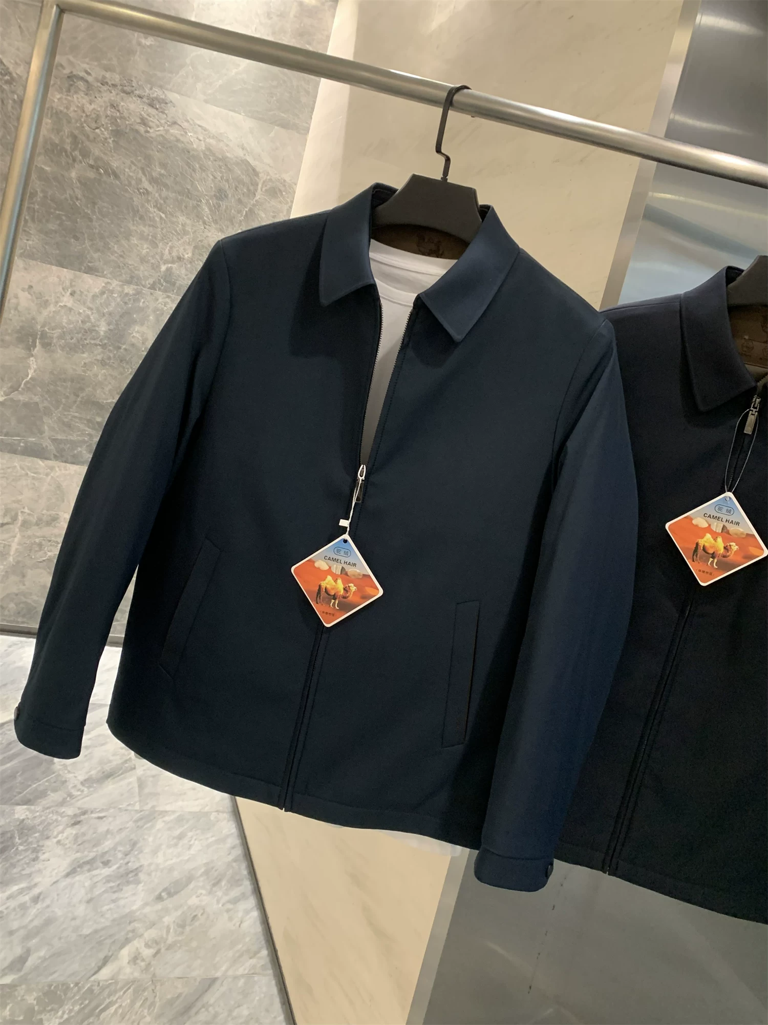 Dòng sản phẩm dành cho doanh nhân Don Quixote! Chất liệu lông lạc đà nhẹ và ruột áo làm từ lông lạc đà! Áo khoác cotton giữ nhiệt và giữ nhiệt độ cho nam.