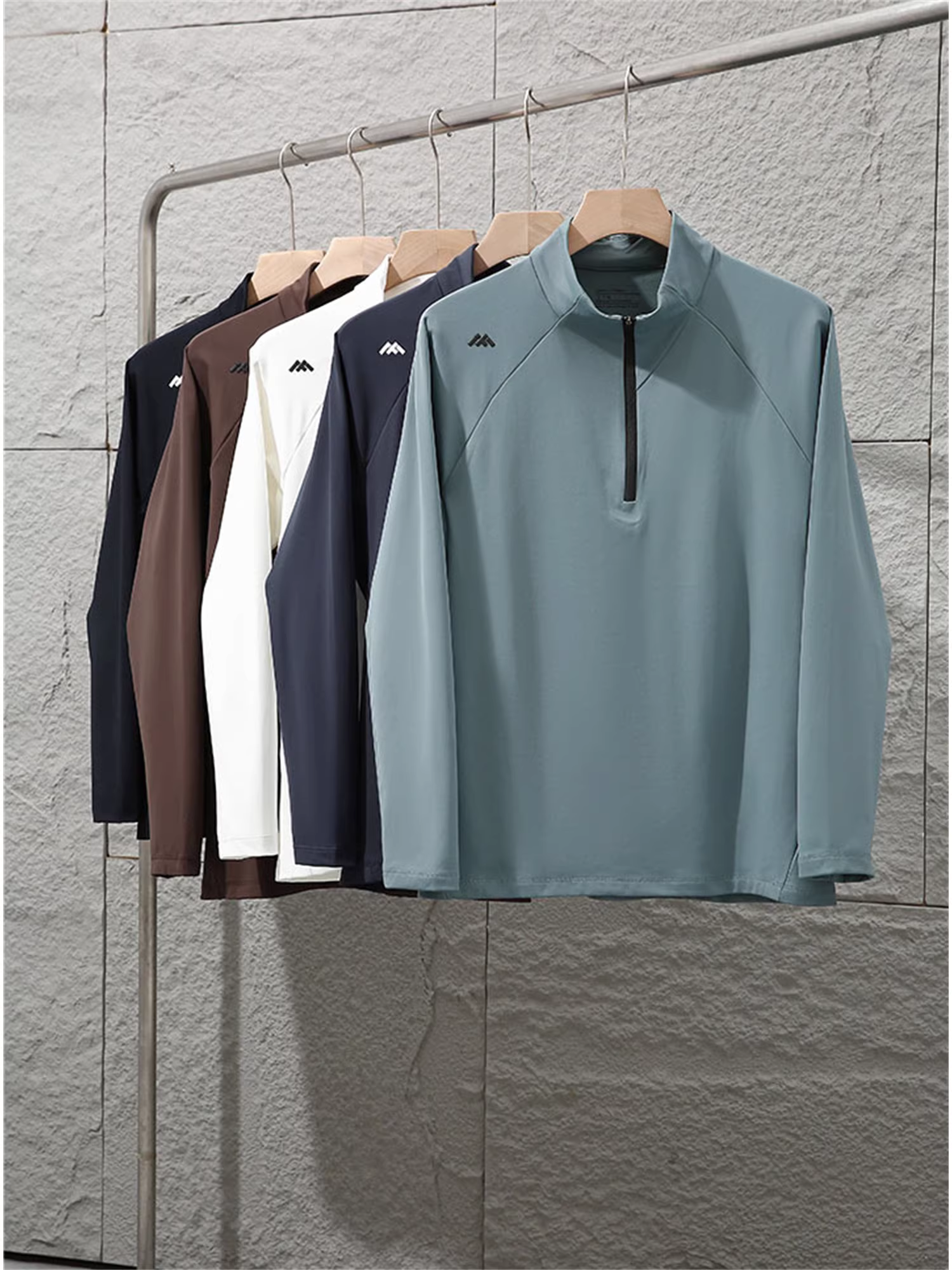 Don Quixote phong cách Ý sang trọng nhẹ nhàng! Áo thể thao ngoài trời dành cho cặp đôi, chất liệu co giãn cao, kiểu nửa khóa kéo, lớp lót thời trang