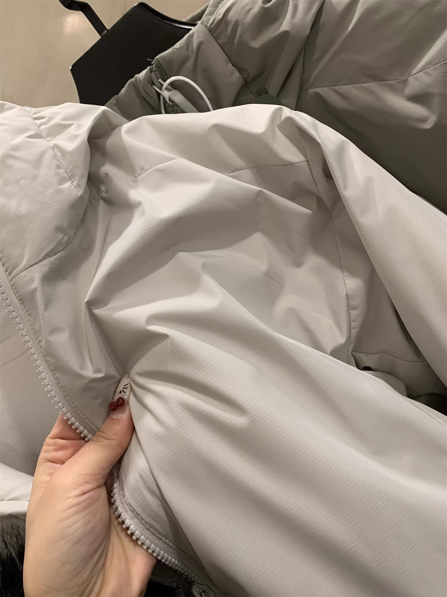 Don Quixote, mềm mại và ấm áp! Unisex! Áo khoác cotton có mũ trùm đầu, chống gió và chống thấm nước mùa đông, hợp thời trang.