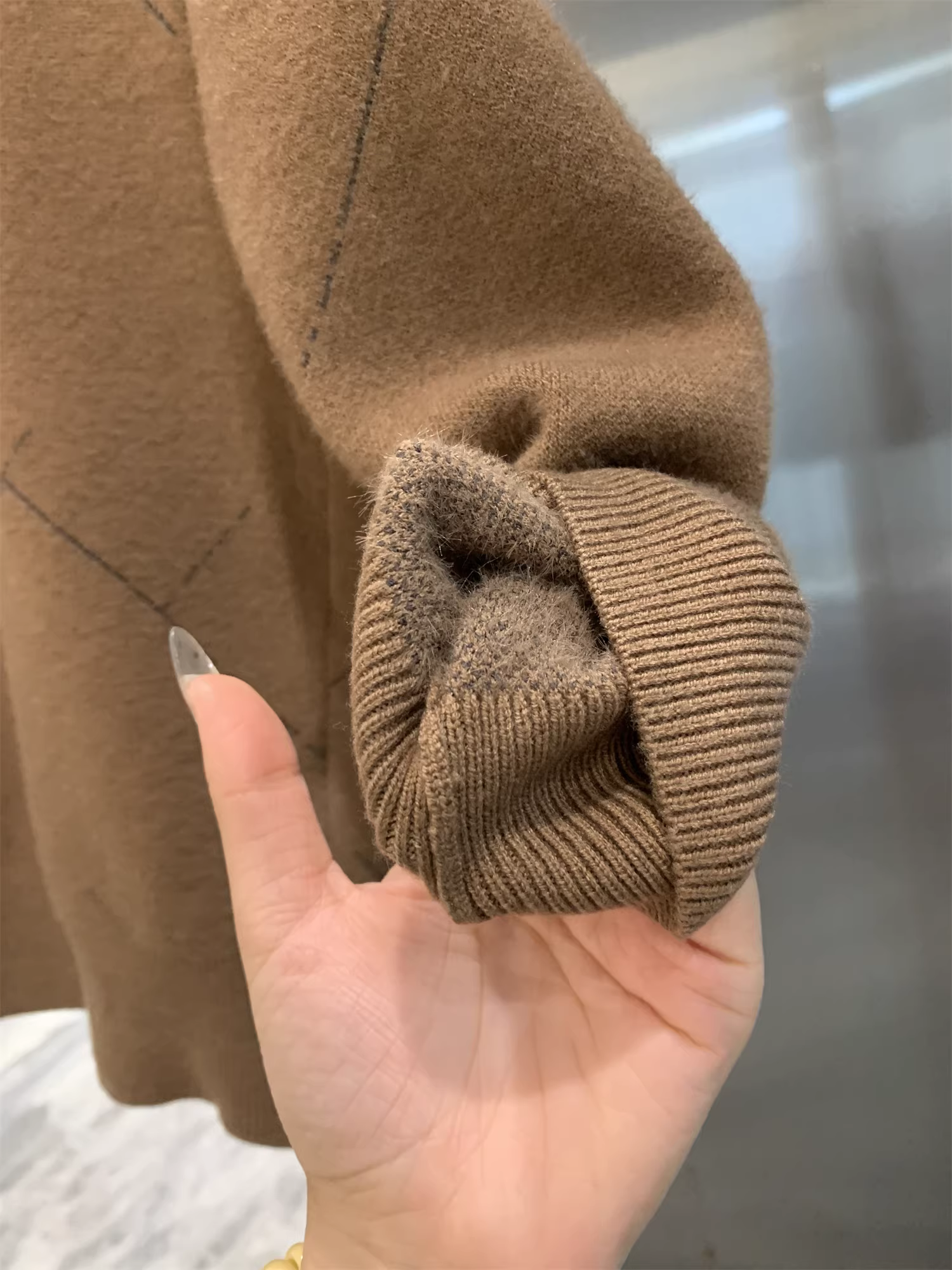 Áo len nam chất liệu pha Lyocell Don Quixote! Lớp lót lông nhung dài! Áo len giả hai lớp dệt kim mềm mại, co giãn, kiểu dáng thời thượng.