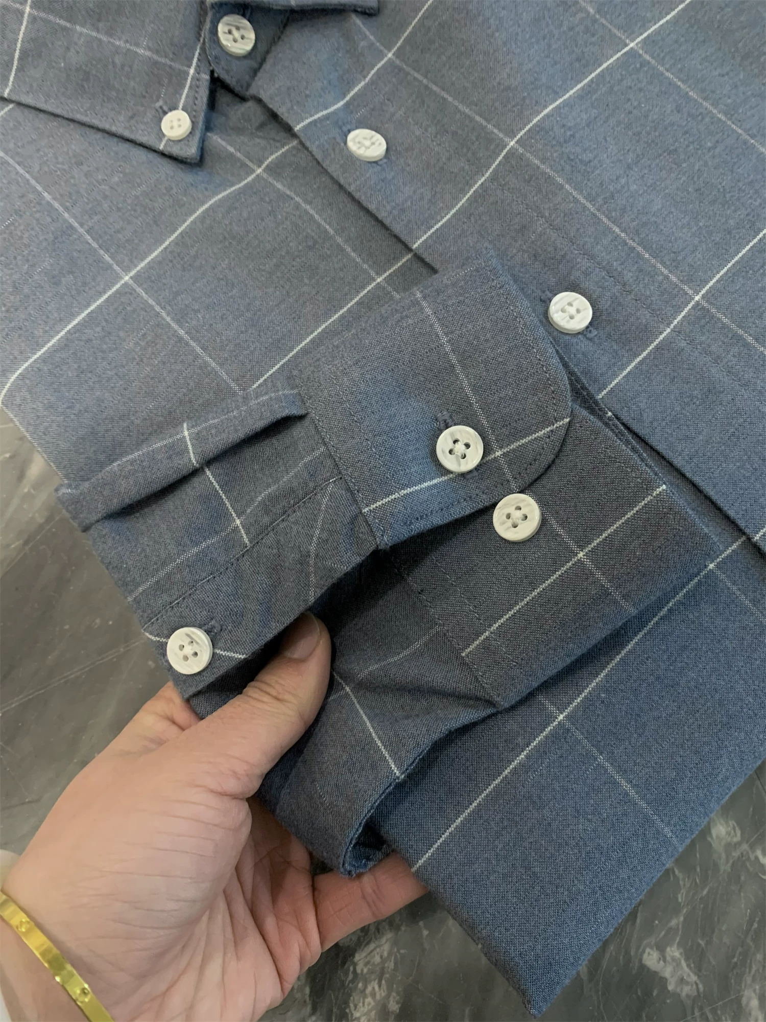 Ưu điểm của Don Quixote! Chất liệu vải chải! Áo sơ mi dài tay kẻ caro mùa xuân, tinh tế và mềm mại dành cho nam.
