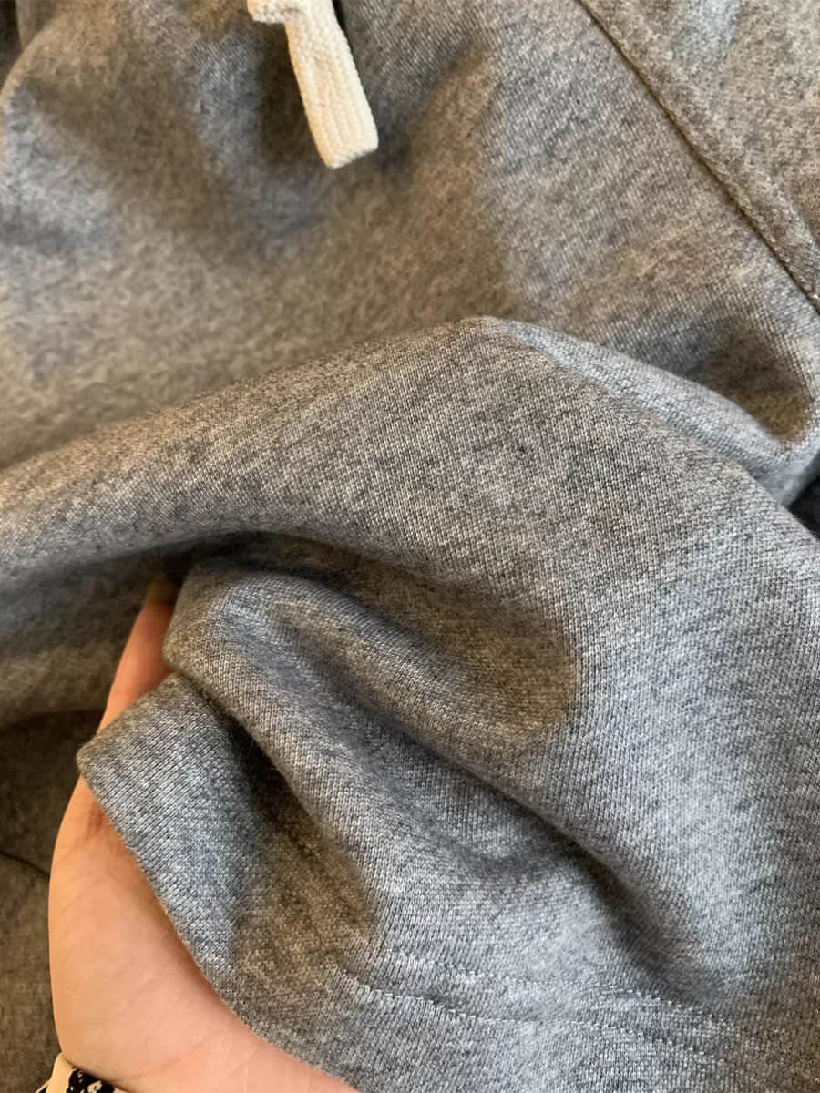 Don Quixote, nặng quá! Quần short thể thao nam mùa hè chất liệu vải thun gân, màu trơn, kiểu dáng năng động.