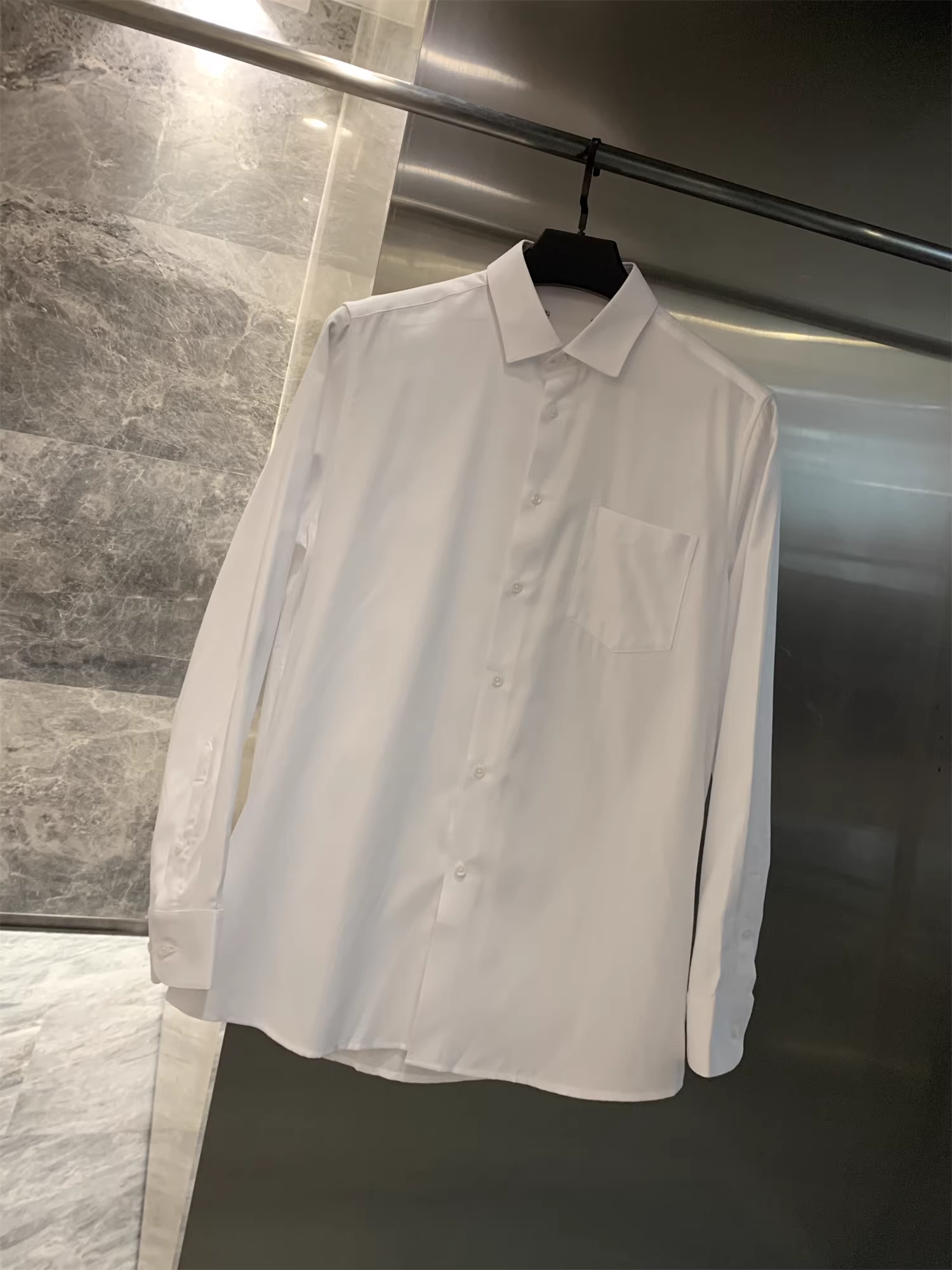 Ưu đãi cổ điển Don Quixote! Dòng sản phẩm màu trơn mùa hè! Áo sơ mi dài tay nam đa năng thông thường hợp thời trang