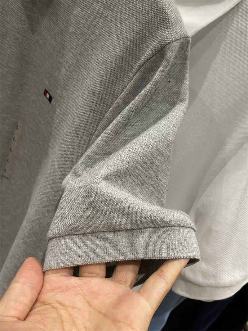 Don Quixote Overseas 600+ sản phẩm đồng bộ! Áo polo nam tay ngắn chất liệu cotton pique ba chiều, thân thiện với da, nhẹ nhàng, kiểu dáng công sở lịch lãm.