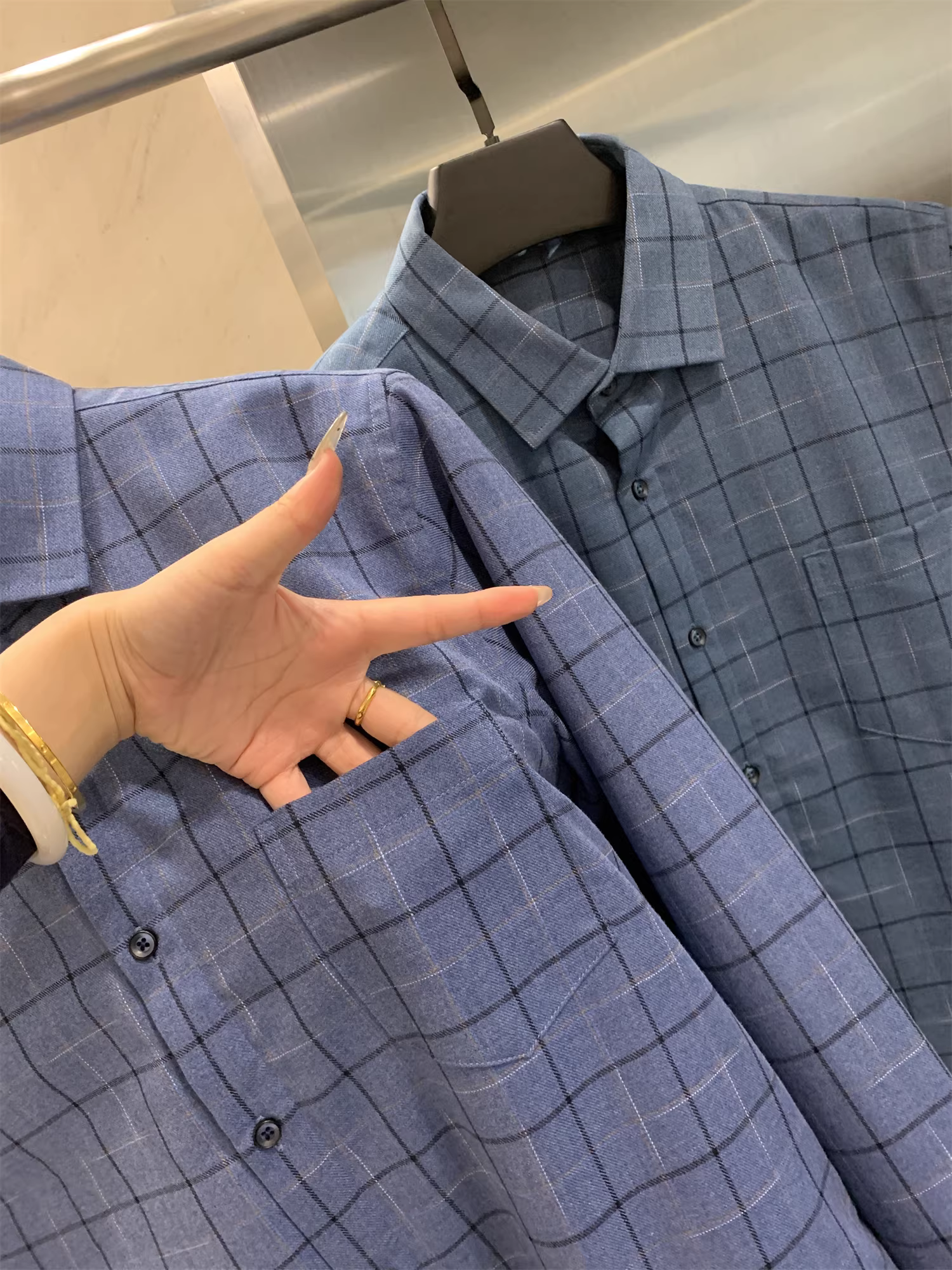 Don Quixote Luo series có họa tiết kẻ sọc cổ điển! Lớp lót lông cừu! Áo sơ mi dài tay có cổ ấm áp mùa thu đông dành cho nam giới.