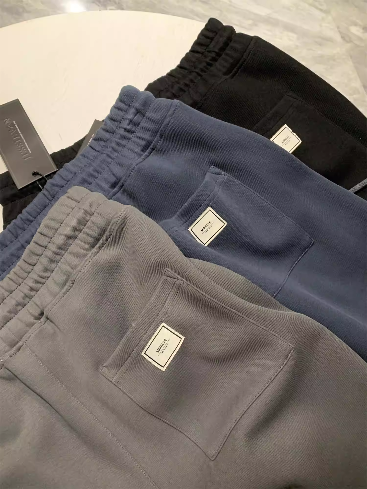 Dòng thiết kế Don Quixote! Đan tinh tế! Đường may giữa ba chiều! Quần âu dây rút đa năng mùa thu đông dành cho nam.