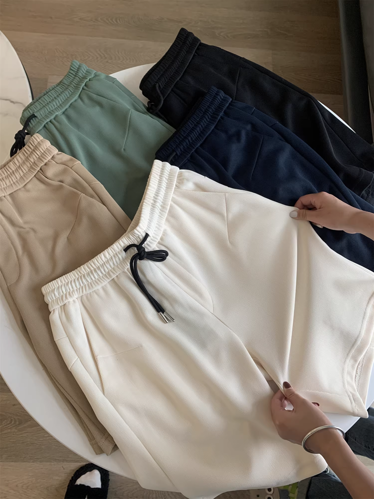 Đơn đặt hàng của công ty Don Quixote ODM! Thân thiện với da, thoáng khí và co giãn! Quần short nam ống thẳng năm phần mùa hè mới.