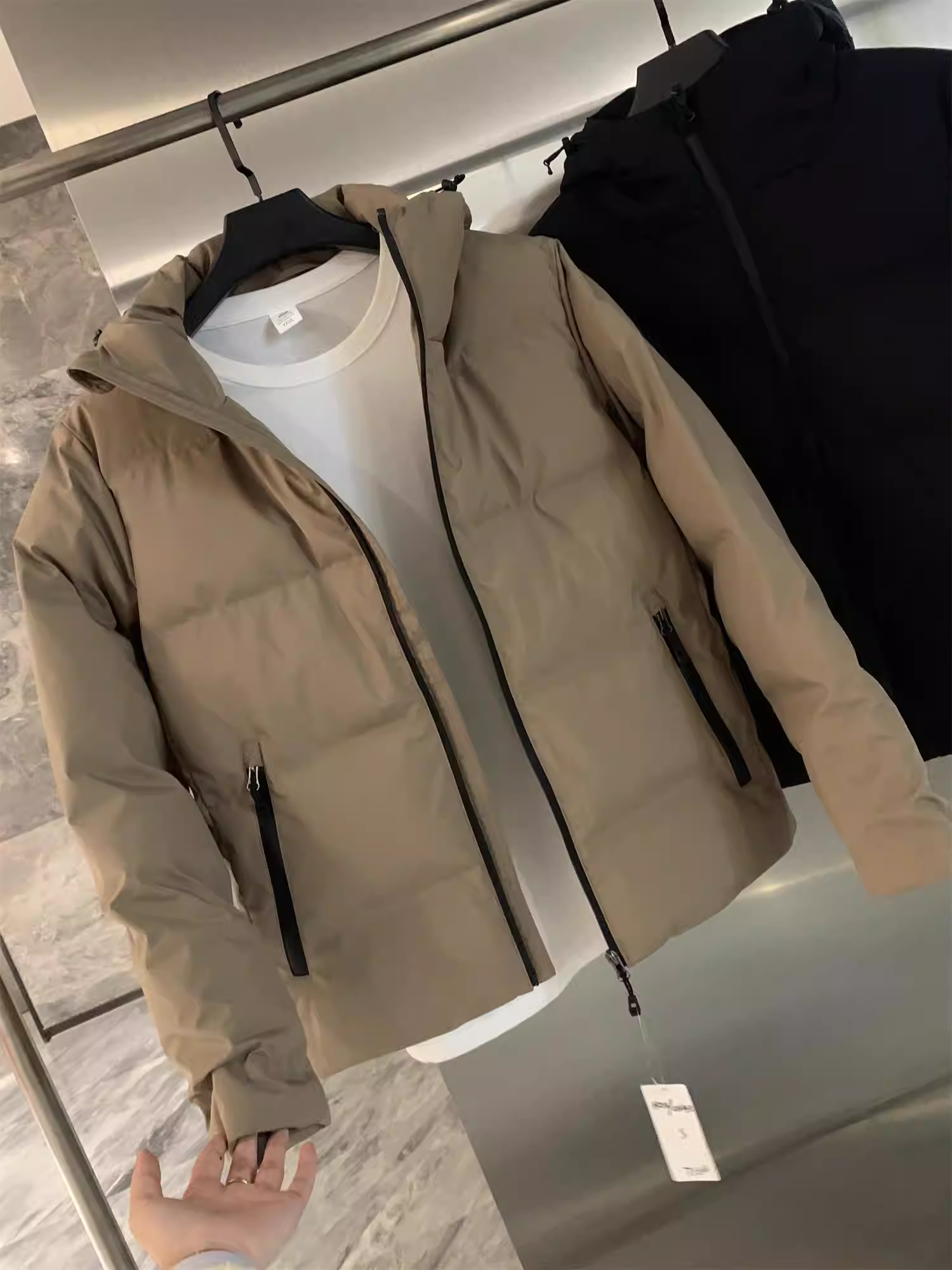 Don Quixote giữ ấm bạn! Chất liệu dính liền mạch! Áo khoác cotton có mũ trùm đầu màu trơn đơn giản dành cho nam giới trong mùa đông, hợp thời trang.